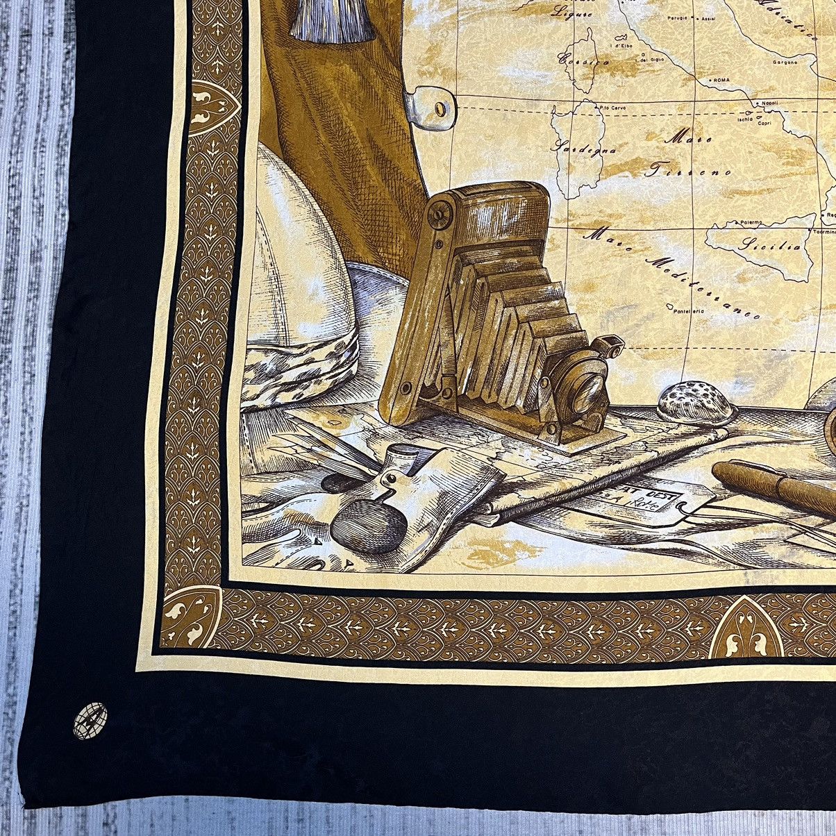 Alviero Martini × Vintage Vintage Rare Alviero Martini Silk scarf Size ONE SIZE - 3 Thumbnail