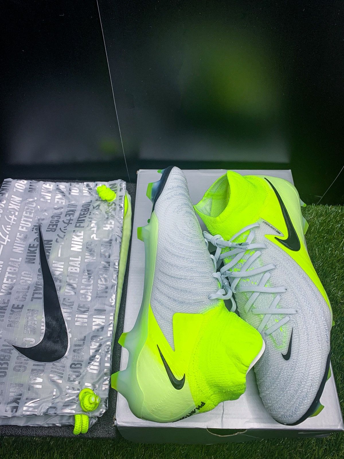 Nike Nike Phantom Luna 2 Elite Size US 9 / EU 42 - 1 Thumbnail