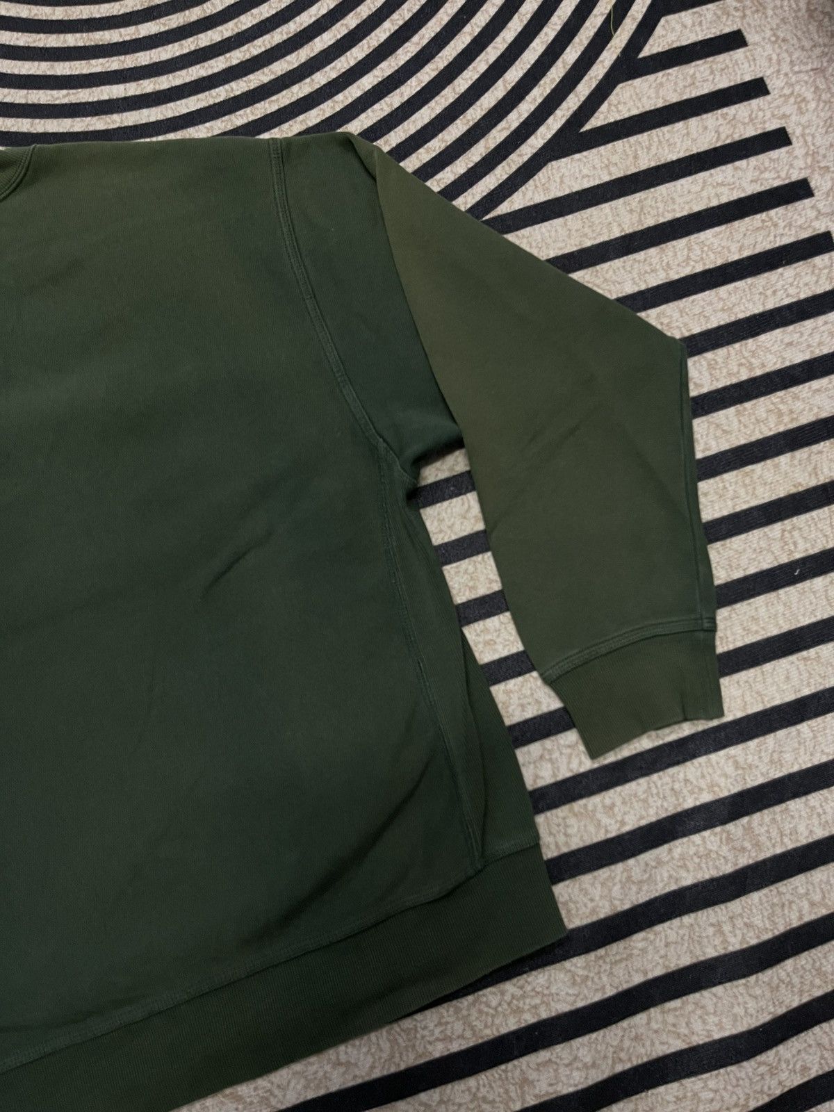 Carhartt Wip 2000s CARHARTT WIP SUN FADED SWEATSHIRT SMALL LOGO Size US L / EU 52-54 / 3 - 22 Thumbnail