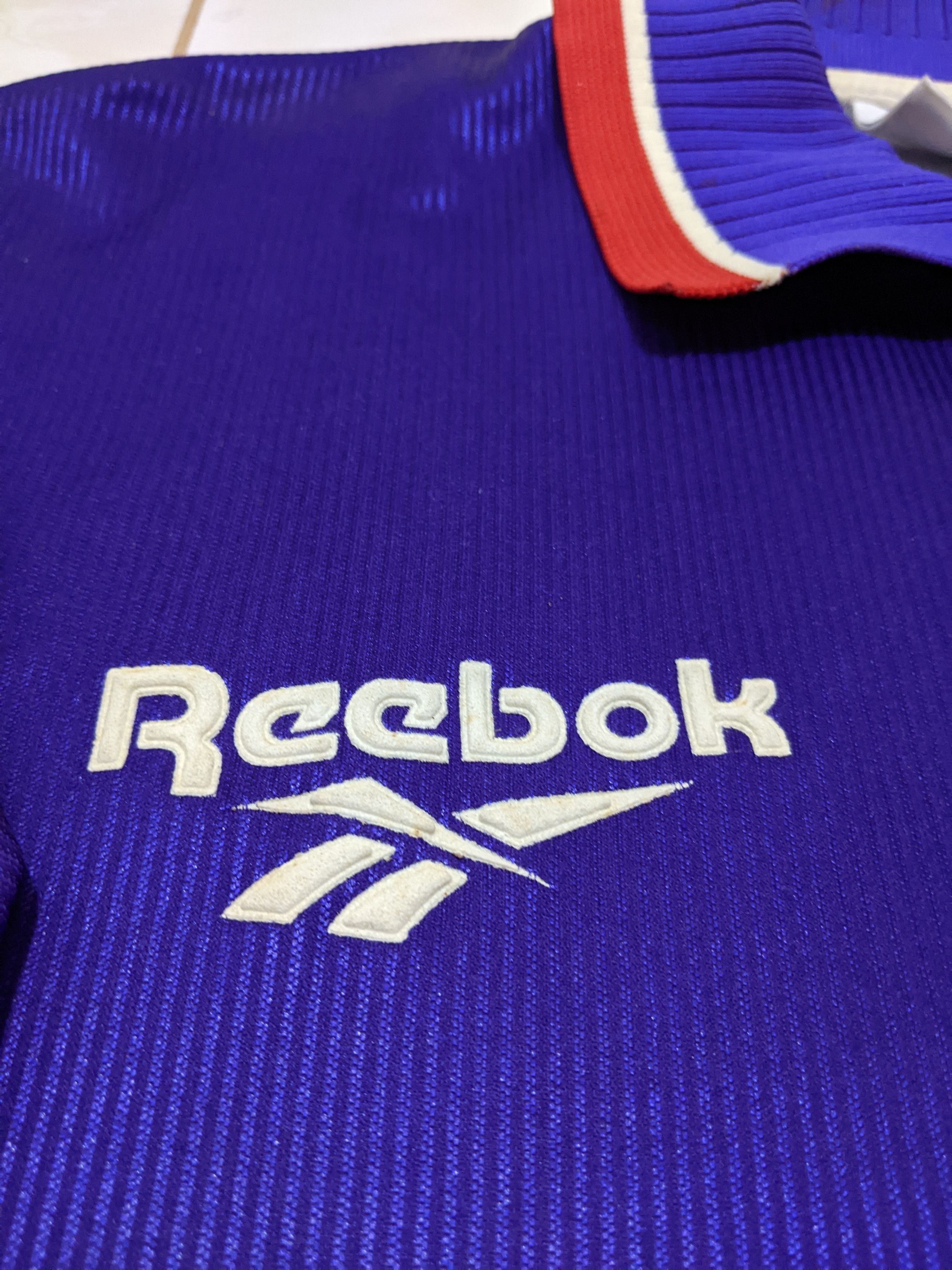 Reebok Fiorentina home 1995-97 Batistuta Jersey football shirt Size US L / EU 52-54 / 3 - 6 Thumbnail