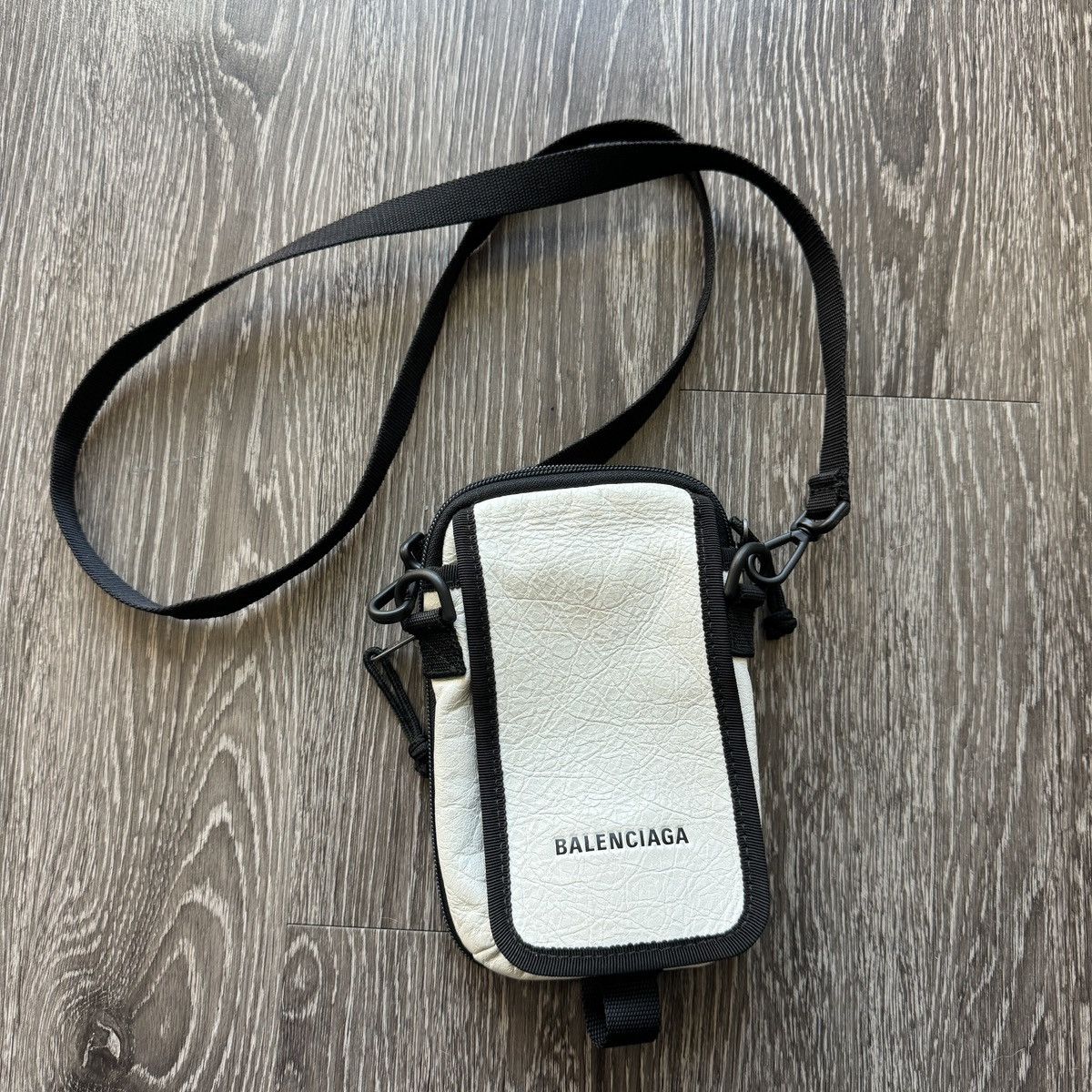 Balenciaga Balenciaga Lambskin Crossbody Bag white Size ONE SIZE - 1 Thumbnail