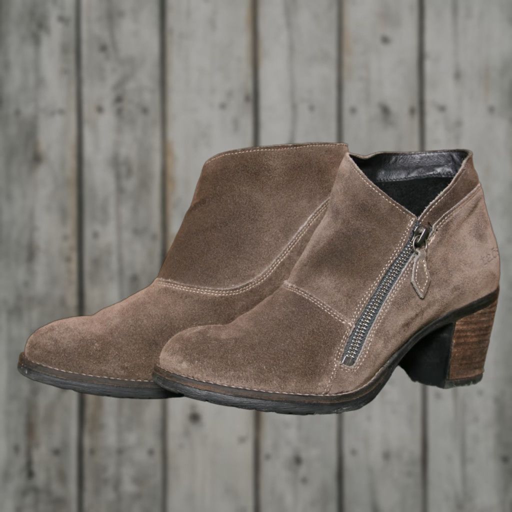 Taos TAOS Billie Suede 2.75" Block Heel Ankle Boots EUR 38 | US 7-7.5 Brown Size US 7.5 / IT 37.5 - 1 Thumbnail