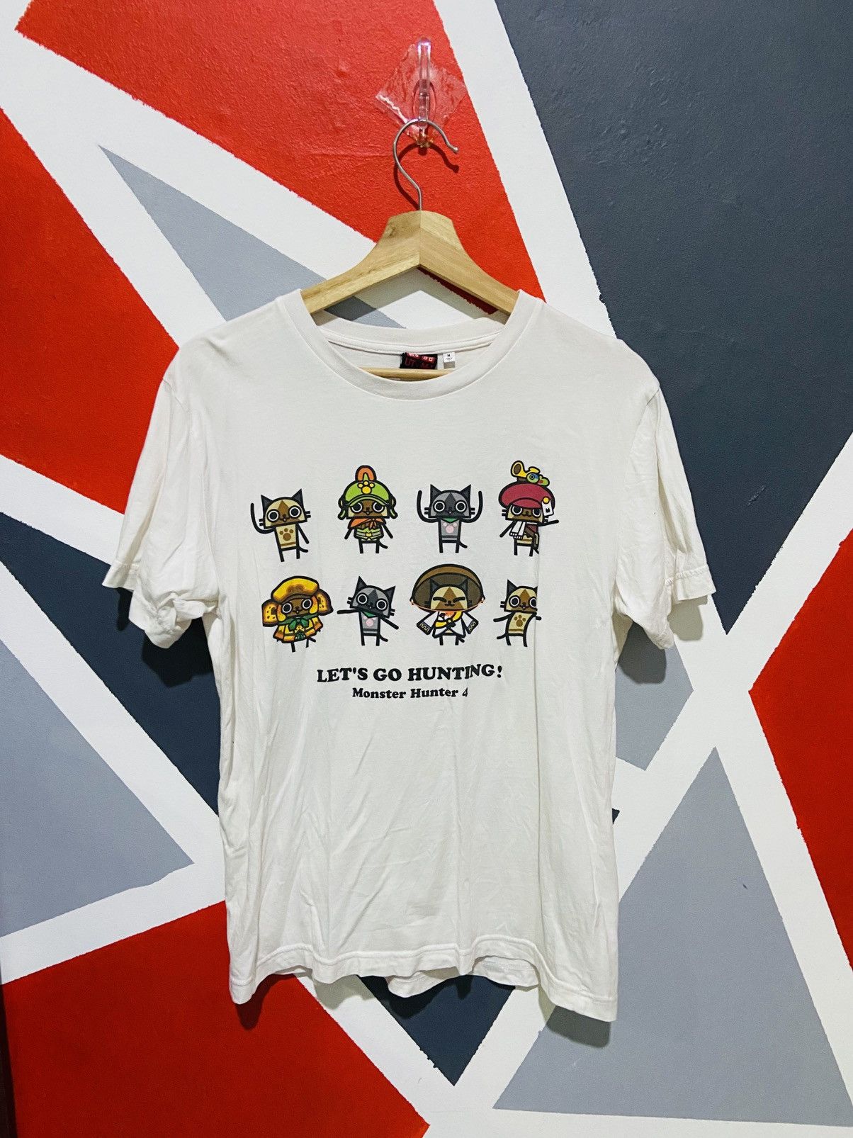 Anime MONSTER HUNTER X UNIQLO RARE Size US M / EU 48-50 / 2 - 1 Thumbnail