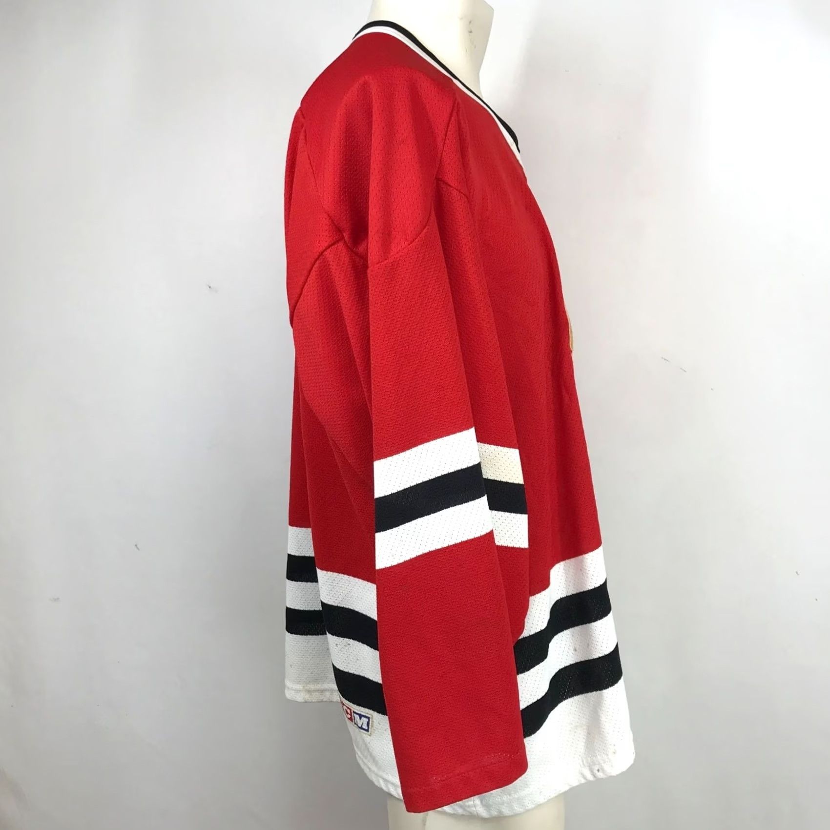 Vintage VINTAGE CCM RED CHICAGO BLACK HAWKS JERSEY Mens Large Long Sleeve V Neck Size US L / EU 52-54 / 3 - 4 Thumbnail