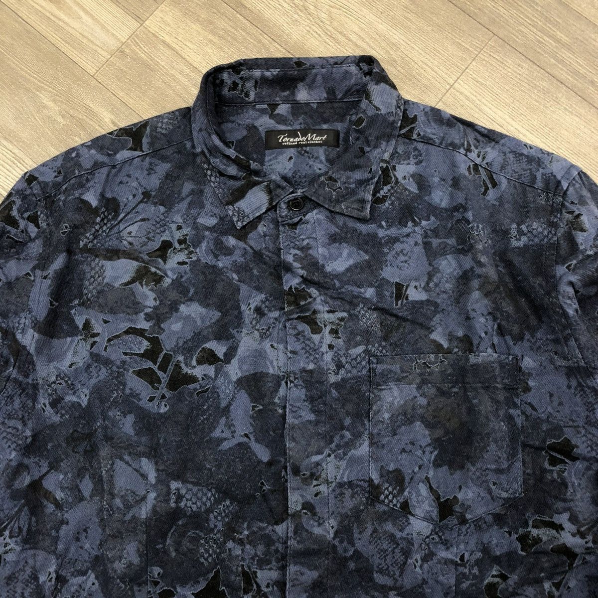 Japanese Brand × Tornado Mart 2000s Tornado Mart Japan Abstract Flowers Button Up Shirt Size US S / EU 44-46 / 1 - 4 Thumbnail