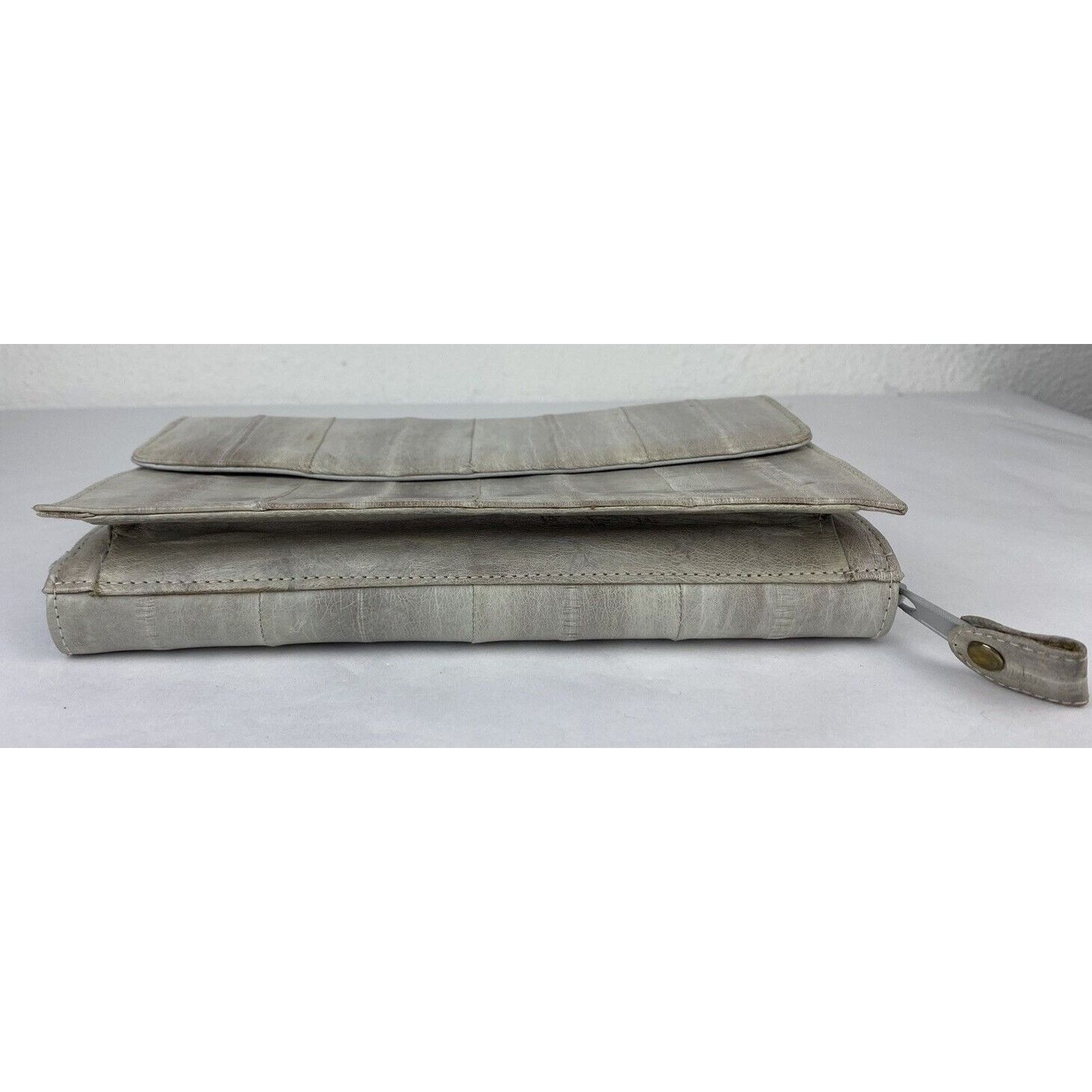 Other VTG Lee Sands Grey Eel Skin Leather Zip Clutch Wallet Strap Size ONE SIZE - 6 Thumbnail
