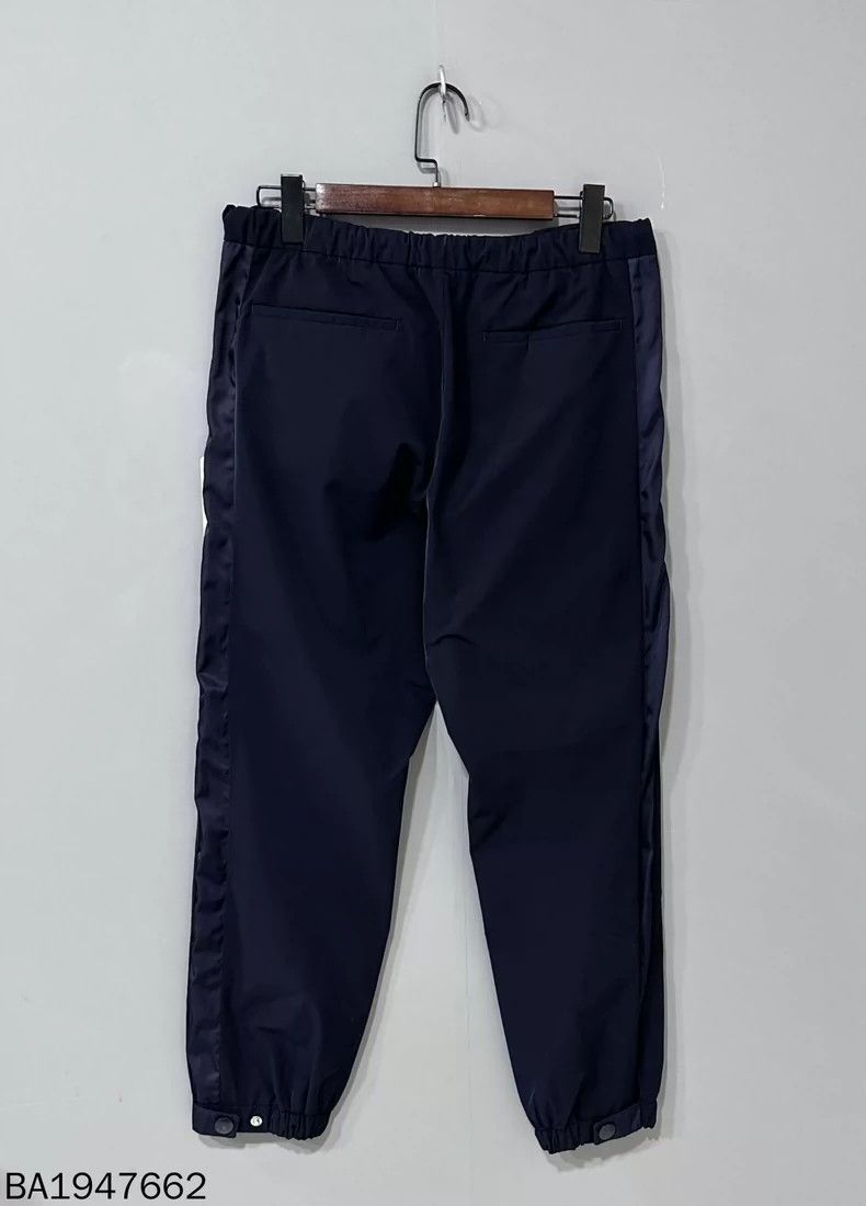 Prada Prada Size M Pin and receive pants 2502-Nextarrow Size US 32 / EU 48 - 3 Thumbnail