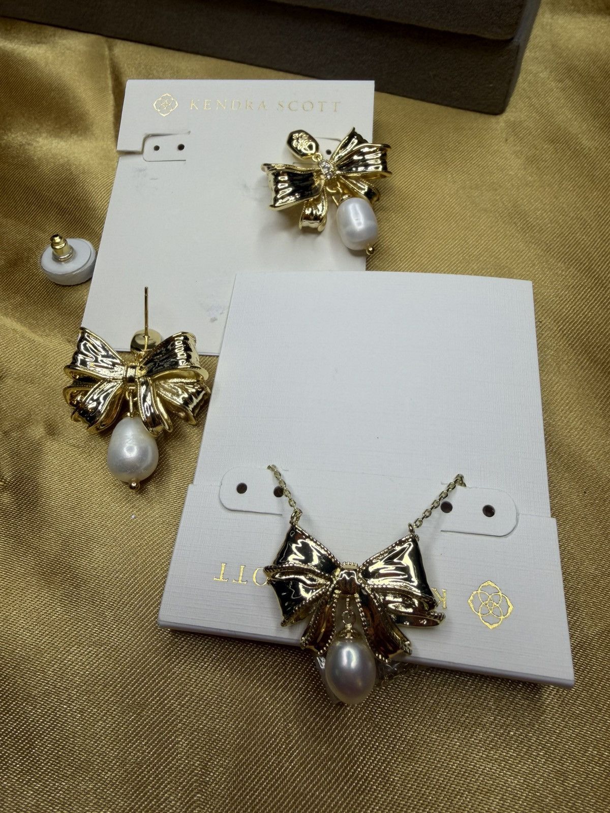 Kendra Scott Kendra Scott x Love Shack Fancy Bow Necklace Earrings Set Size ONE SIZE - 12 Thumbnail