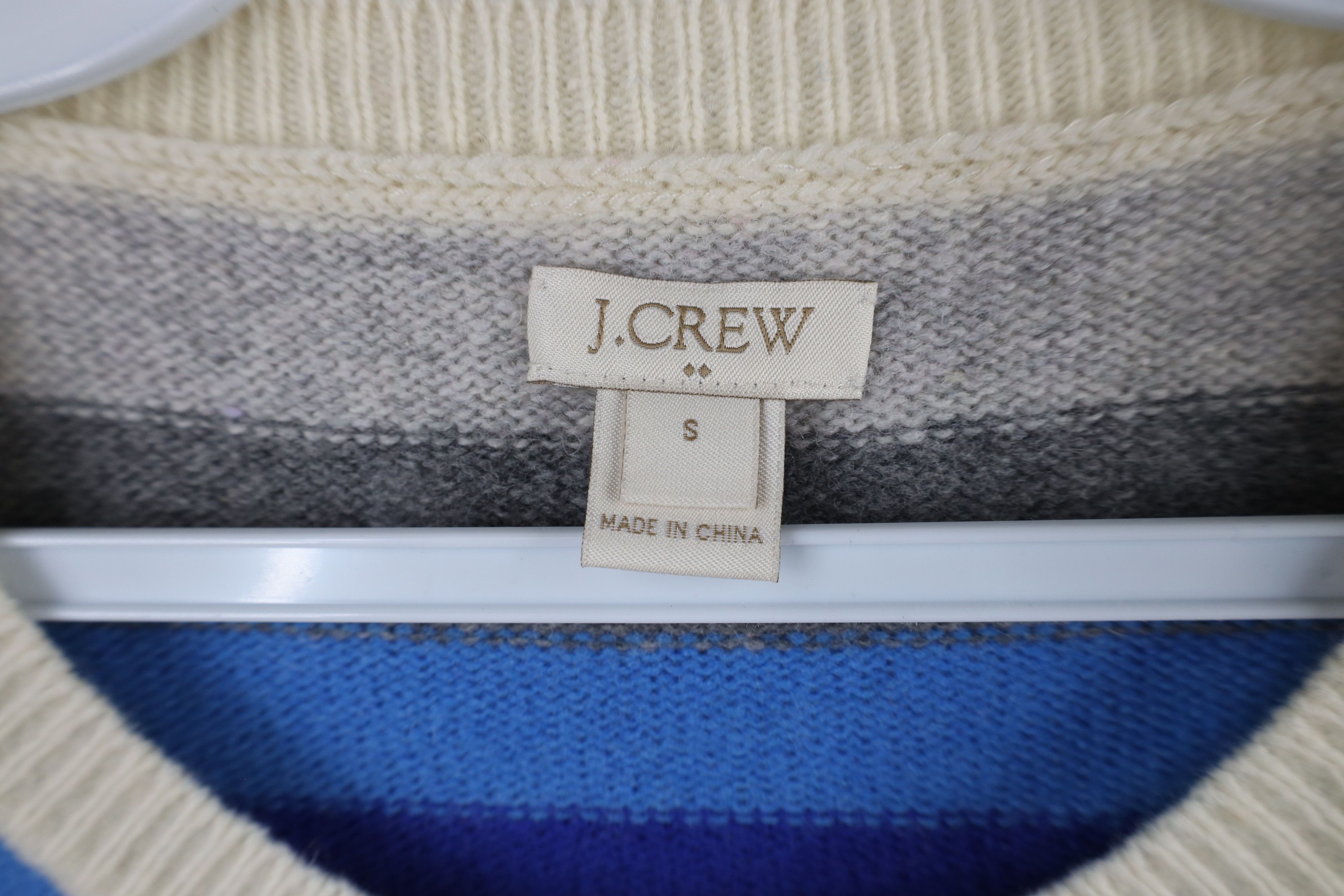 J.Crew × Vintage J Crew Rainbow Striped Lambswool Blend Knit Crewneck Sweater Size S / US 4 / IT 40 - 5 Thumbnail