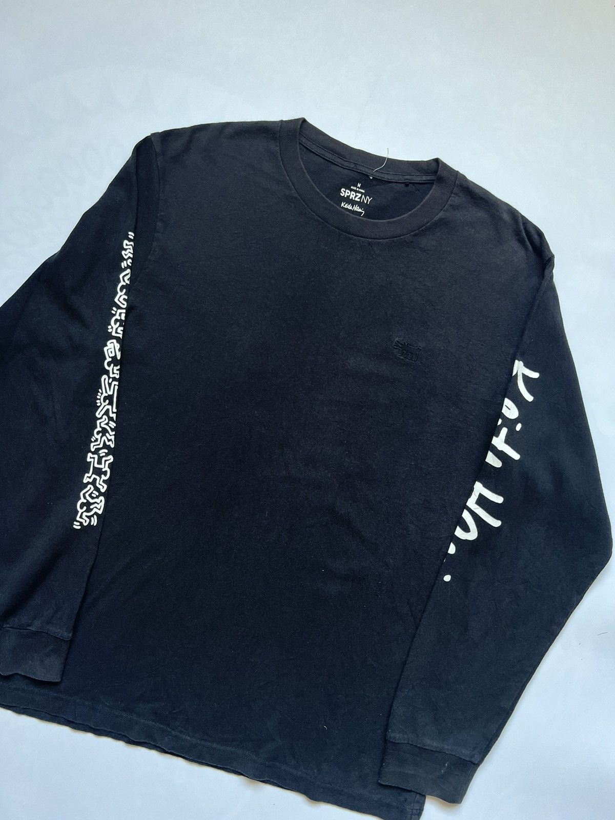 Keith Haring Keith Haring MOMA Special Edition Size US M / EU 48-50 / 2 - 5 Thumbnail