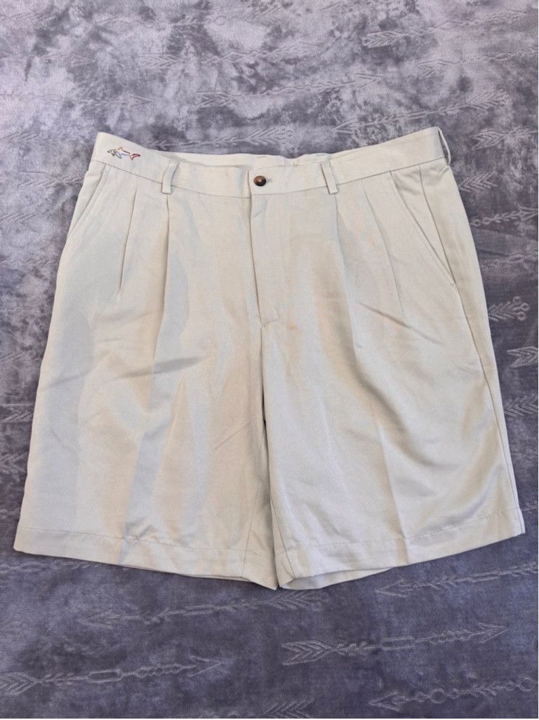 Greg Norman Men's Greg Norman Shorts Size 36 Beige Golf Size US 34 / EU 50 - 1 Thumbnail