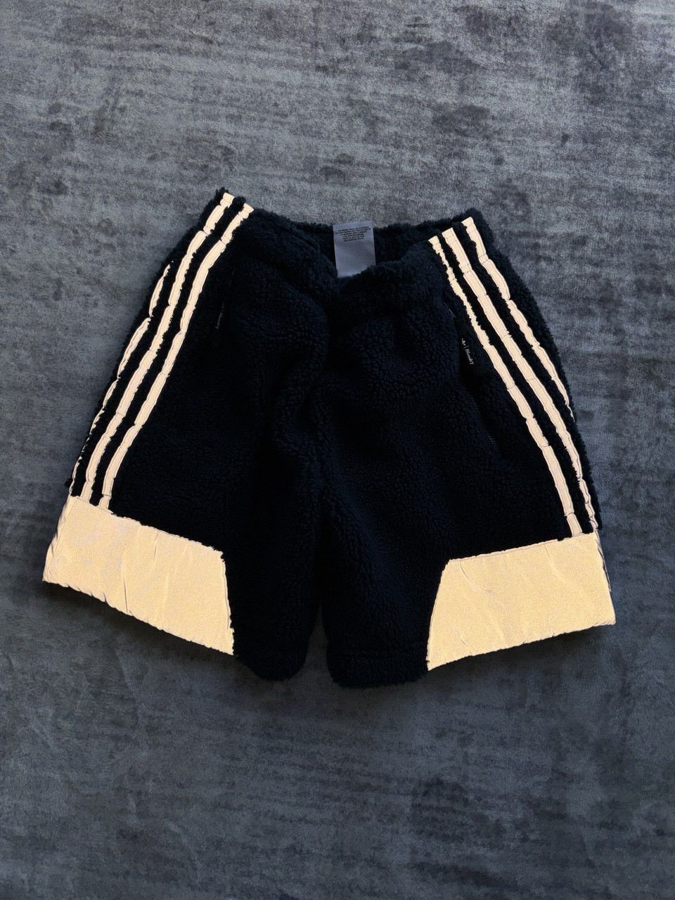 Adidas Navy Blondey McCoy Adidas Sherpa Shorts Size US 28 / EU 44 - 1 Thumbnail