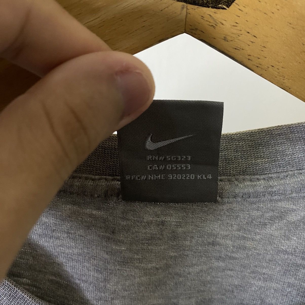 Nike Vintage Y2K Nike Essential Embroidery Small Swoosh T Shirt Size US M / EU 48-50 / 2 - 4 Thumbnail