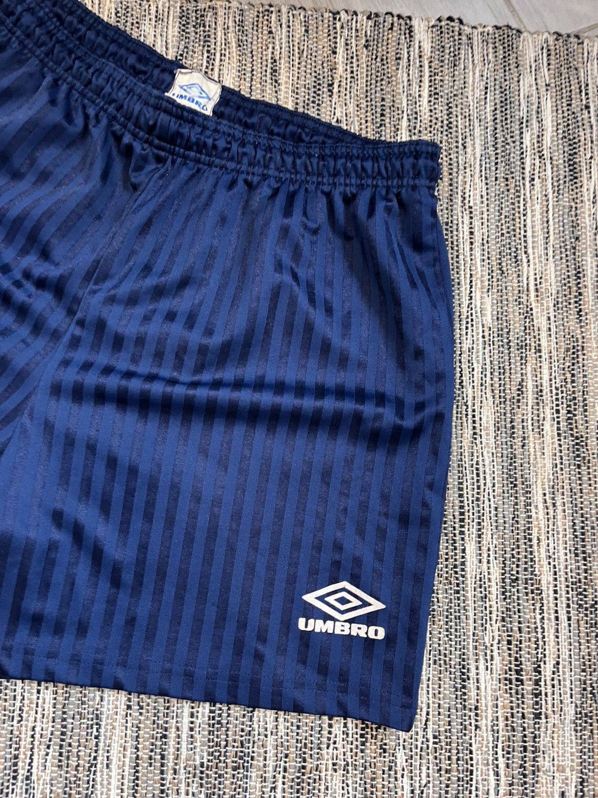 Umbro × Vintage Vintage Umbro Shorts Navy Football minimalistic nylon Size US 38 / EU 54 - 5 Thumbnail