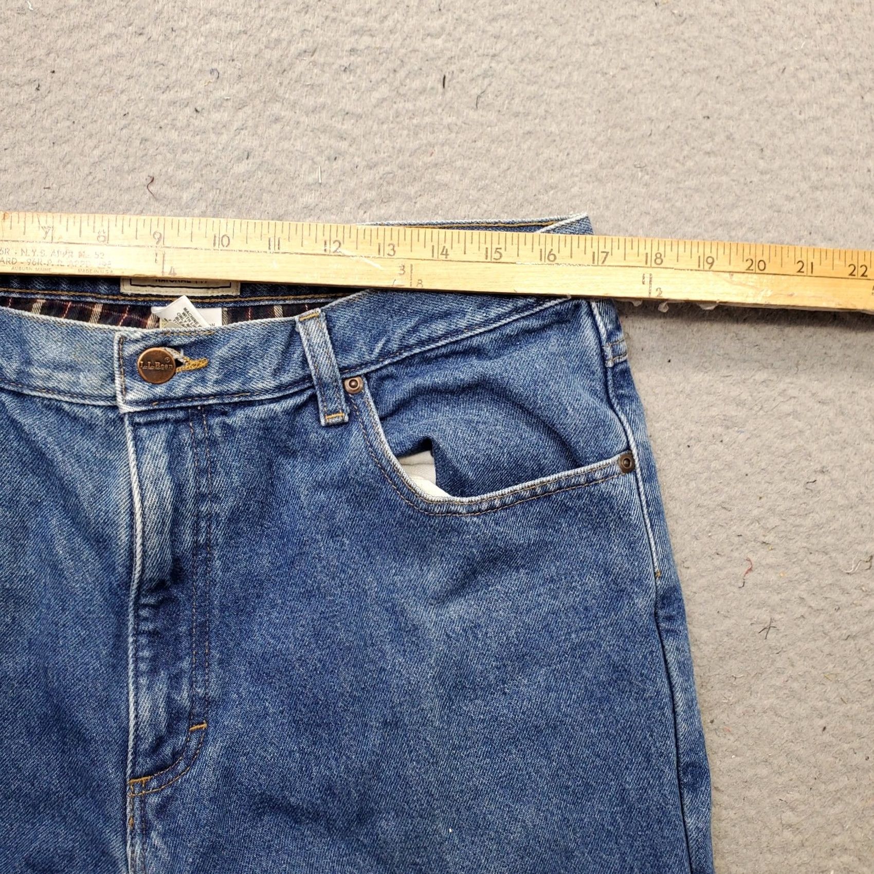Vintage L.L.Bean Jeans Mens 35x30 Blue Denim Straight Leg 5-Pocket Regular Fit Size 35 Mens Size US 35 - 5 Thumbnail