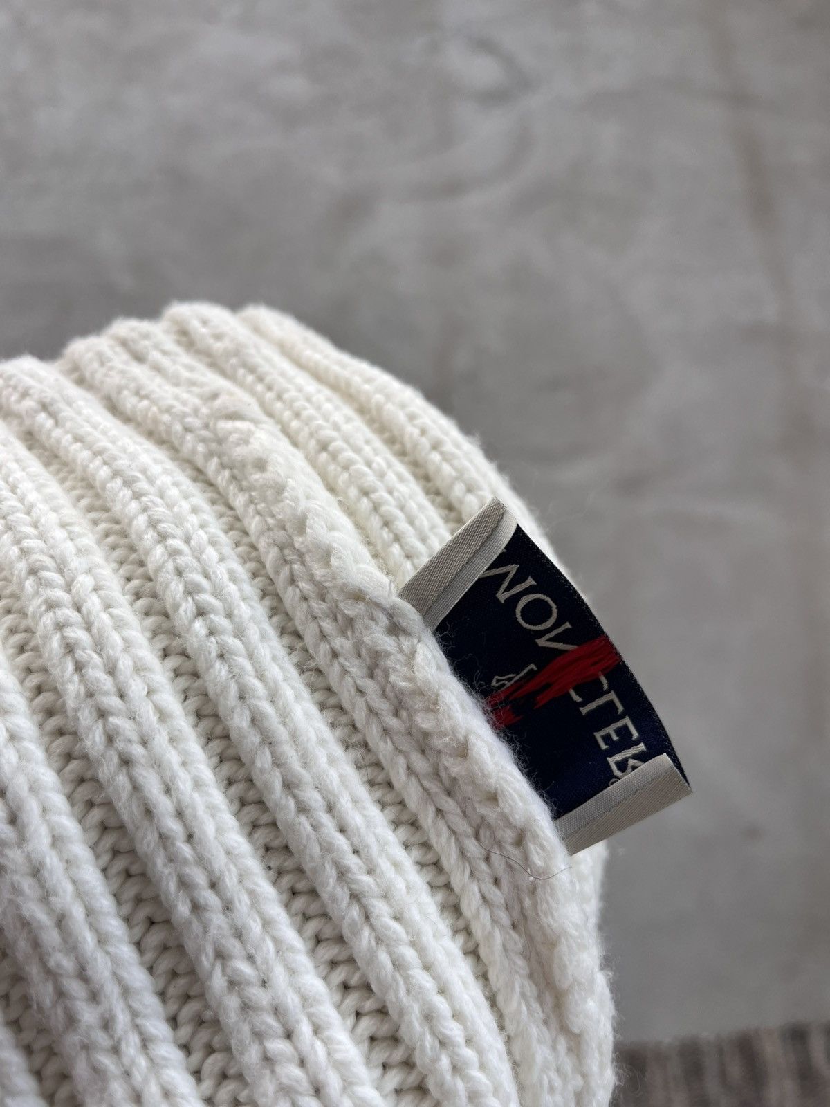 Moncler Vintage Moncler White Beanie Wool Pom Pom Hat Small Logo Y2K Size ONE SIZE - 6 Thumbnail