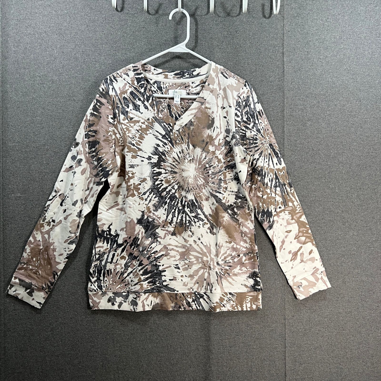 Other Denim & Co Active Printed Terry V-Neck Pullover Size XS / US 0-2 / IT 36-38 - 1 Thumbnail