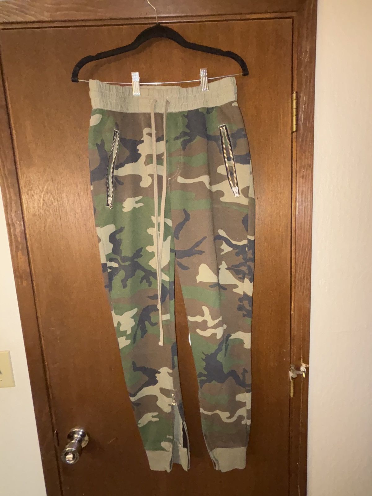 Fear of God Fear of God Essentials 2 Camo Small Sweatpants joggers Size US 32 / EU 48 - 4 Thumbnail