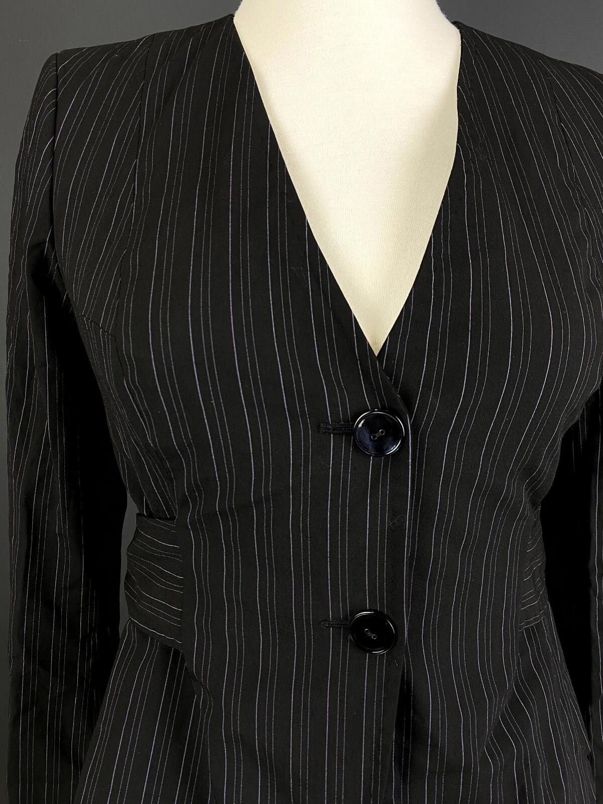 Designer Max Mara Black Pinstripe Wool Jacket US6 GB8 CH38 IT40 Size M / US 6-8 / IT 42-44 - 4 Thumbnail