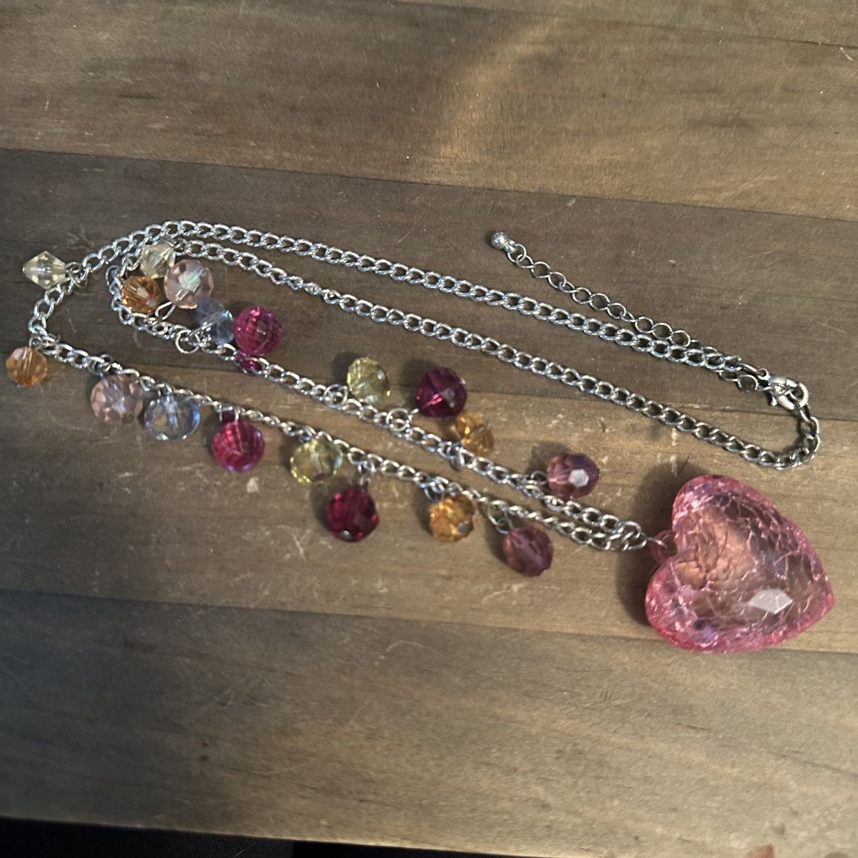 Other Silver tone chunky pink heart and dangles necklace Size ONE SIZE - 3 Thumbnail