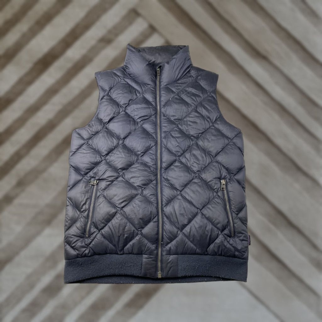 Patagonia Patagonia Vest Womens M Blue Down Quilted Full Zip Prow Bomber Quilted Down Vest Size M / US 6-8 / IT 42-44 - 1 Thumbnail