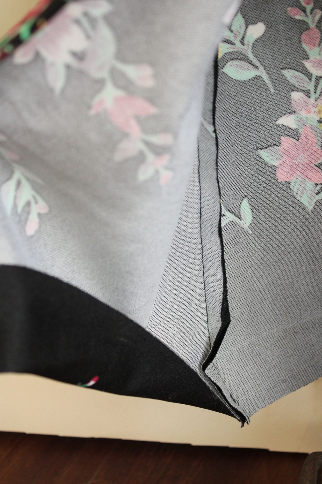Vintage Vintage 1970s Dress, Lady Carol Black Floral Print Maxidress Size XL / US 12-14 / IT 48-50 - 9 Thumbnail