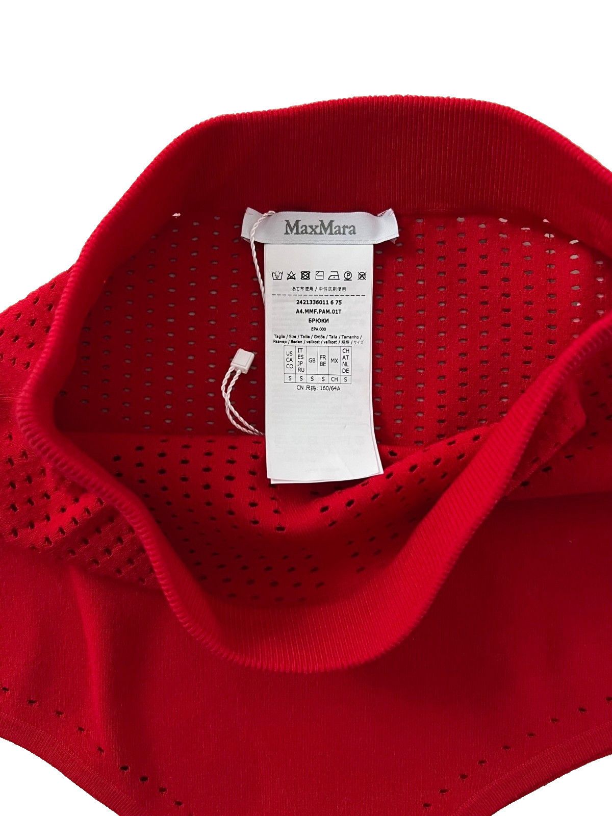 Max Mara Max Mara Knitted Shorts in Red ( S ) Size 27" / US 4 / IT 40 - 5 Thumbnail