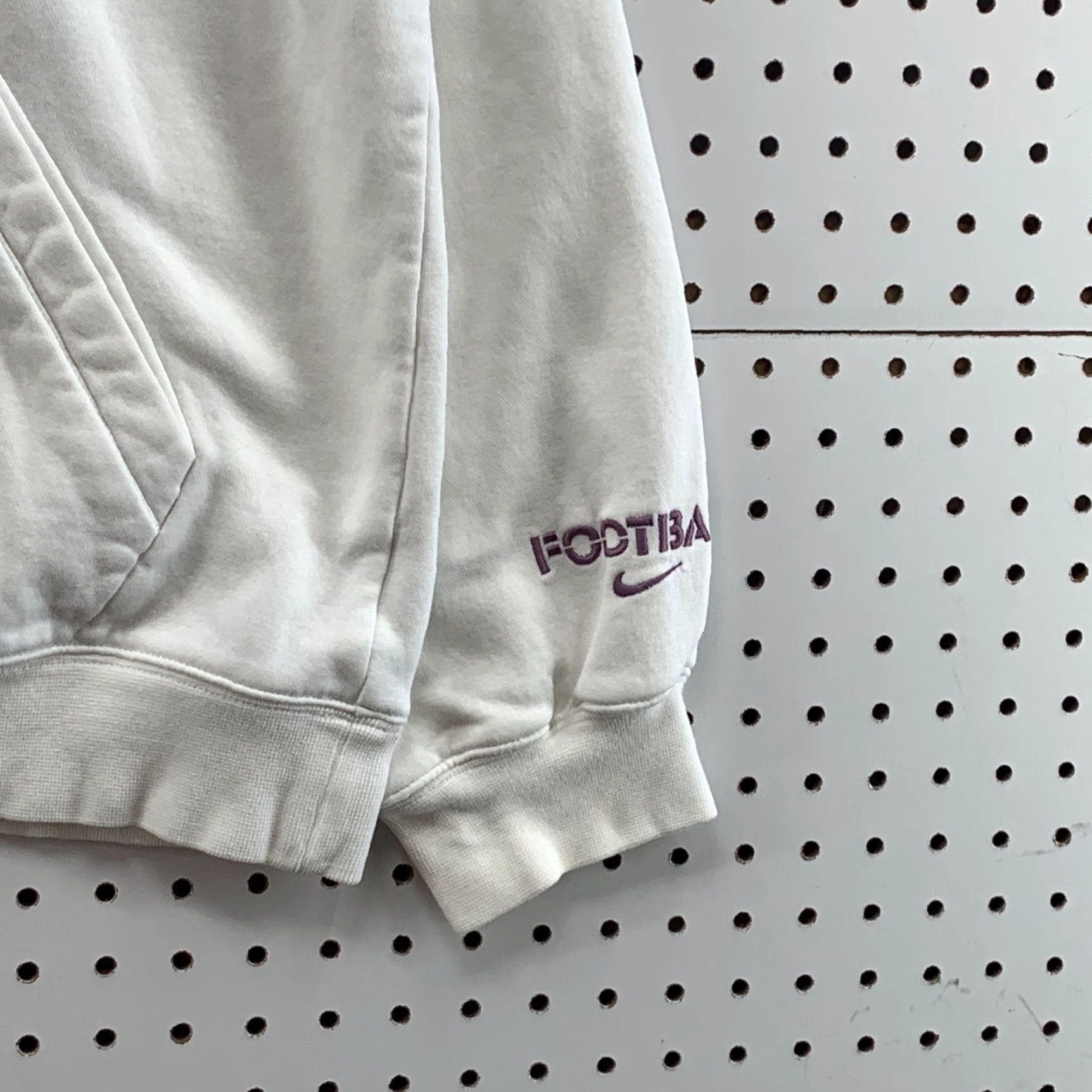 Nike Vintage Nike Football Hooded Sweatshirt White Center Swoosh Men M Size US M / EU 48-50 / 2 - 7 Thumbnail