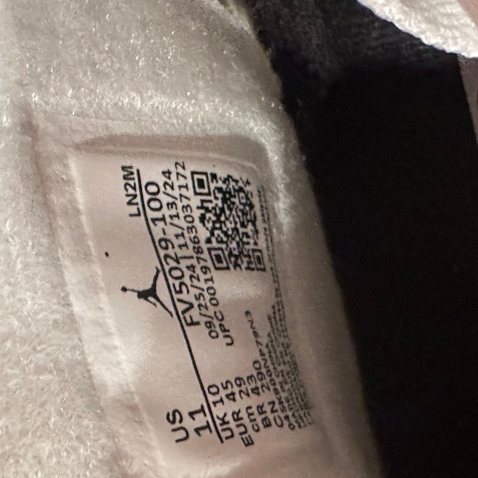 Jordan Brand Jordan 4 Retro White Cement (2025) - Size 11 - Brand New Size US 11 / EU 44 - 4 Thumbnail