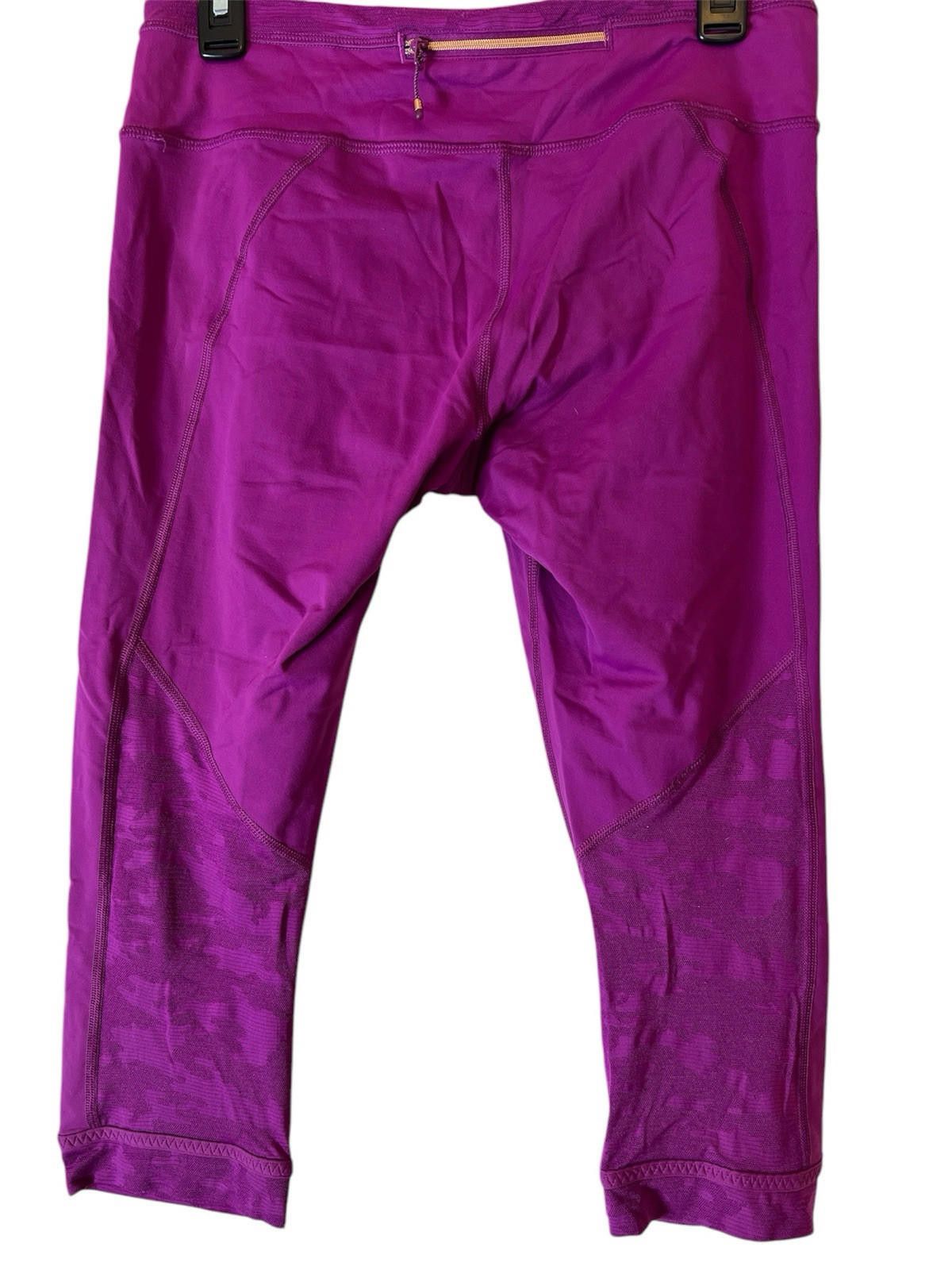 Designer Lululemon Cropped Leggings Size 8 Size 30" / US 8 / IT 44 - 2 Thumbnail