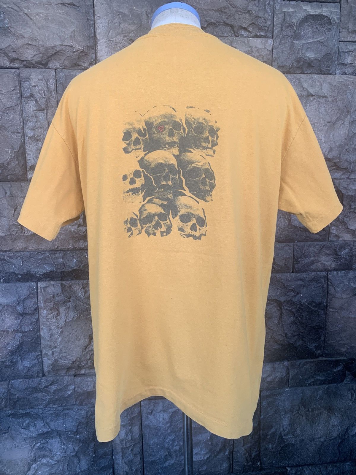 Vintage Vintage 90s Hazmat Snowboards Skull Graphics T shirt Size US L / EU 52-54 / 3 - 1 Thumbnail