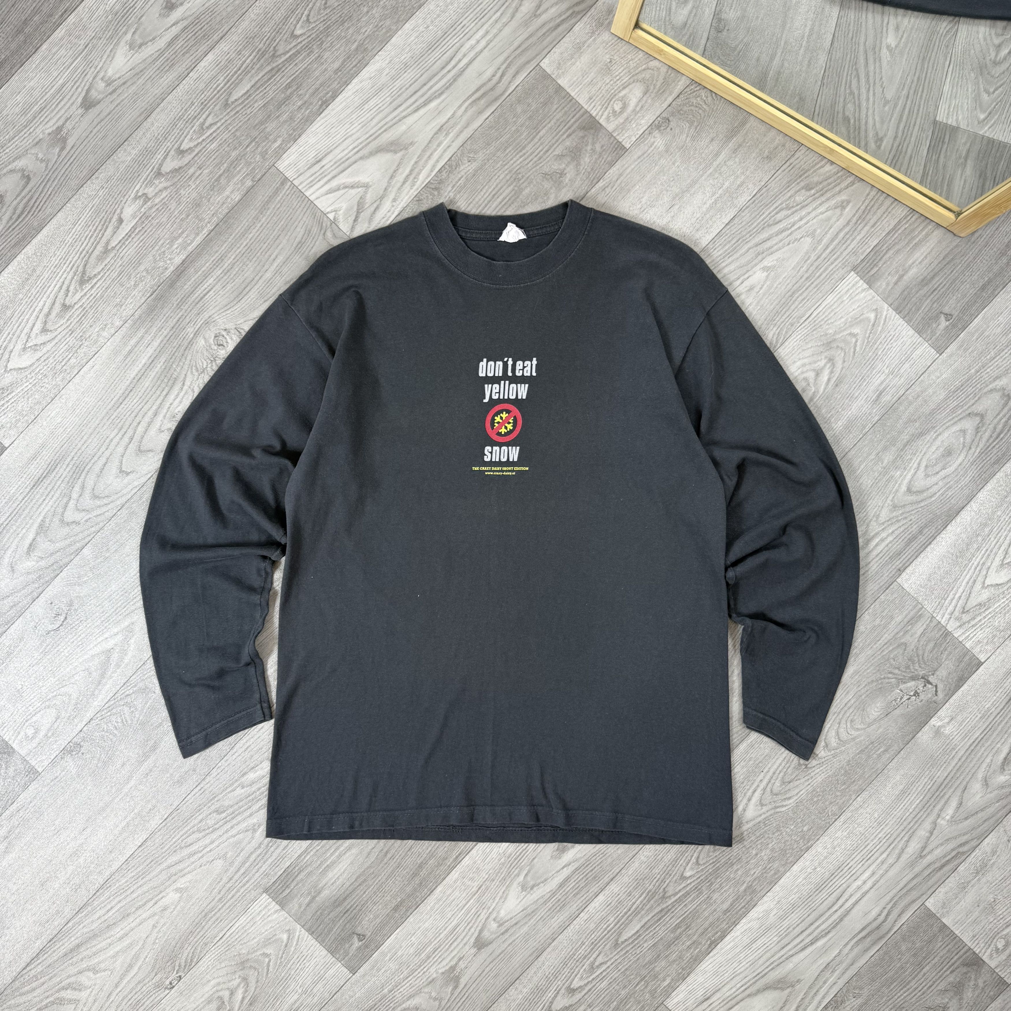 Vintage Vintage DON'T EAT YELLOW SNOW Graphic Longsleeve Tee Shirt L Size US L / EU 52-54 / 3 - 5 Thumbnail
