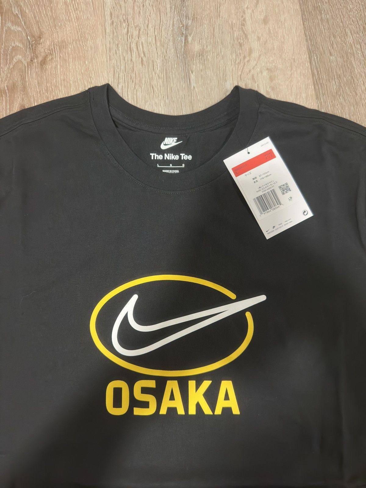 Nike Nike OSAKA Swoosh T-Shirt Yellow (L) Size US L / EU 52-54 / 3 - 2 Thumbnail