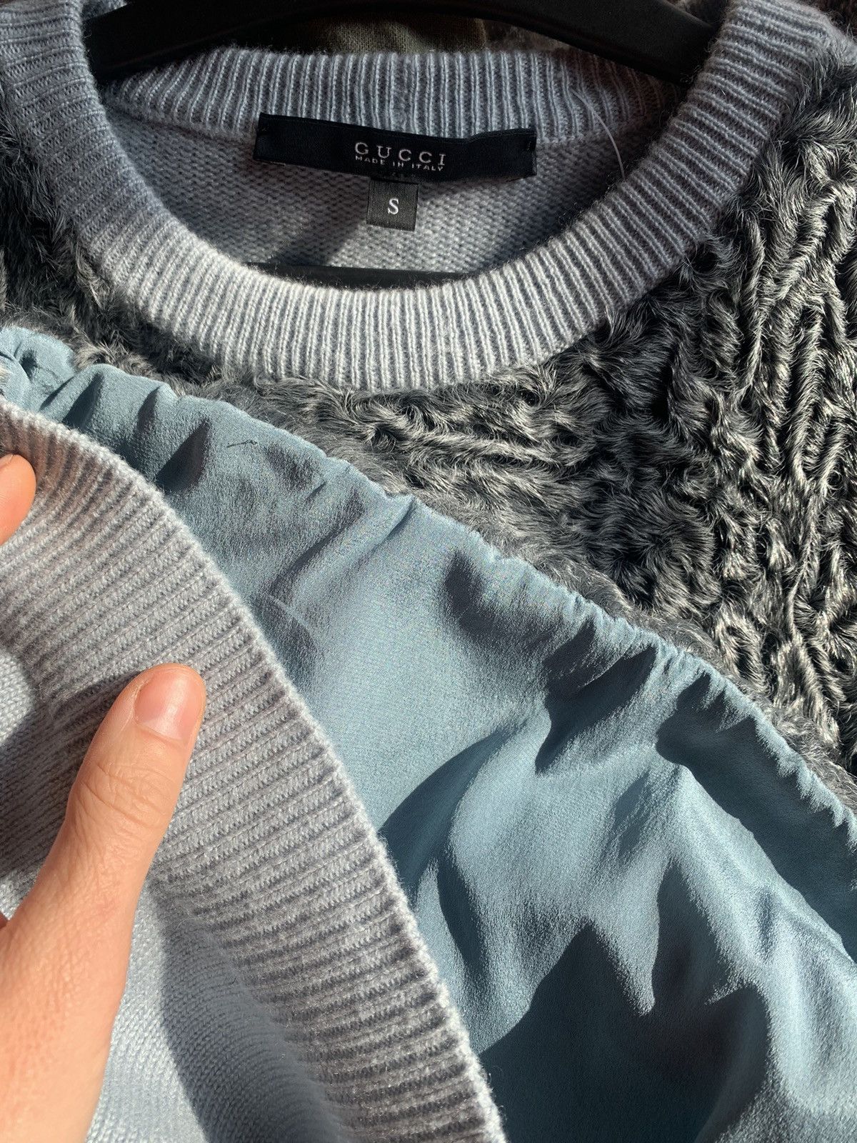 Gucci Light gray-blue sweater with fur on the front Size S / US 4 / IT 40 - 7 Thumbnail