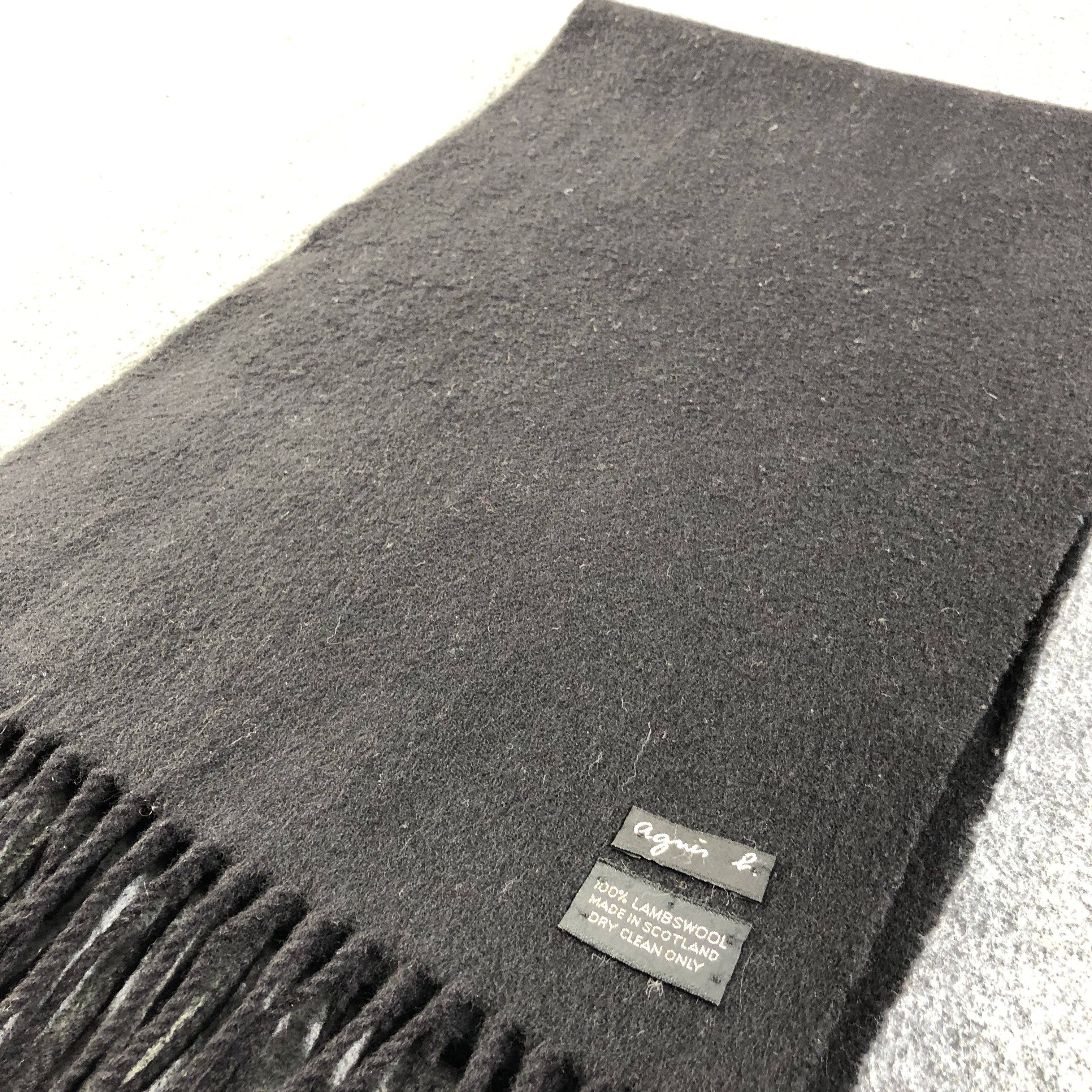 agnes b. Agnes B. Plain Black Wool Scarf Muffler V1338 Size ONE SIZE - 3 Thumbnail