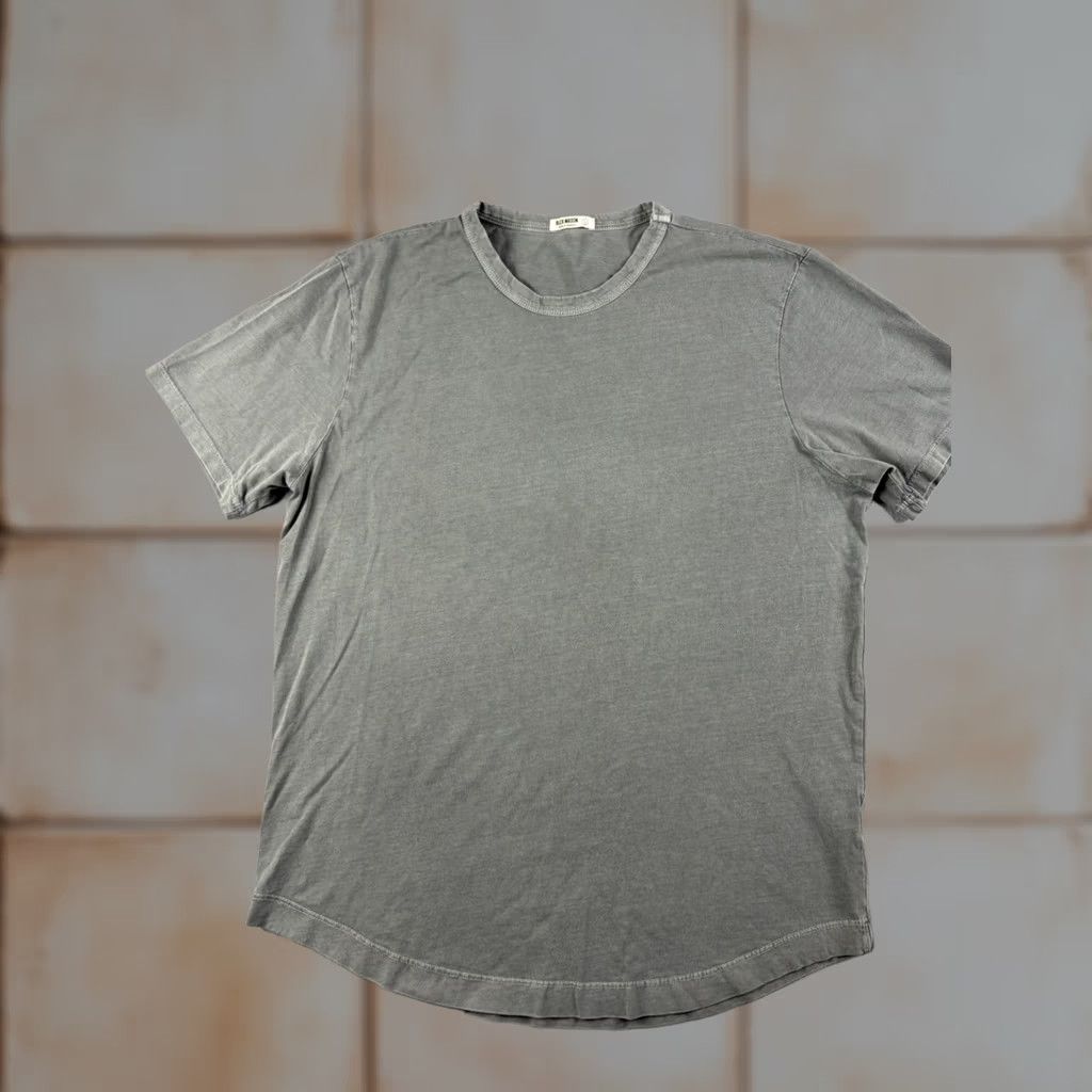 Buck Mason Buck Mason T Shirt Men’s Size M Gray Short Sleeve Crew Neck Curved Hem Solid Cotton Regular Size Type NS Size US M / EU 48-50 / 2 - 1 Thumbnail
