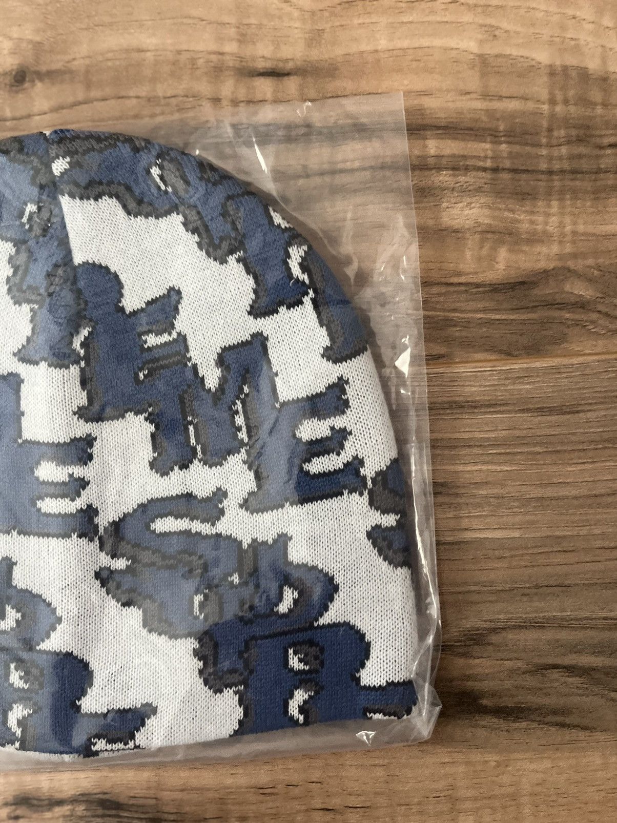 Supreme Supreme Slanted Gothic Outline Beanie Size ONE SIZE - 3 Thumbnail