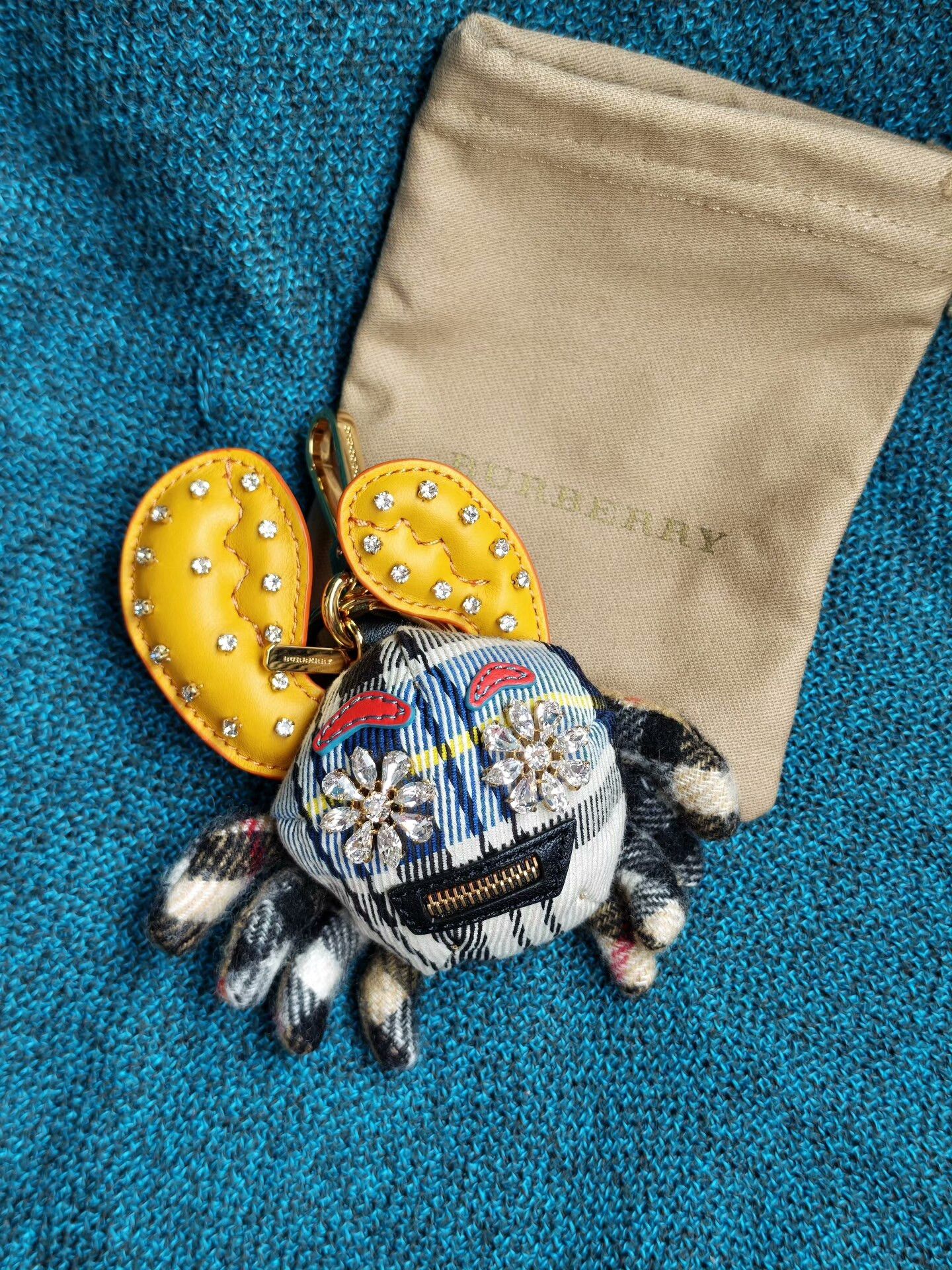 Burberry Burberry Check Crab Keychain Charm Size ONE SIZE - 1 Thumbnail