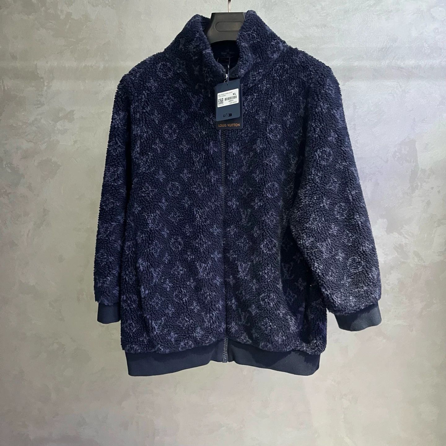 Louis Vuitton Louis Vuitton Blue T-Shirt XL Women Size XL / US 12-14 / IT 48-50 - 1 Thumbnail