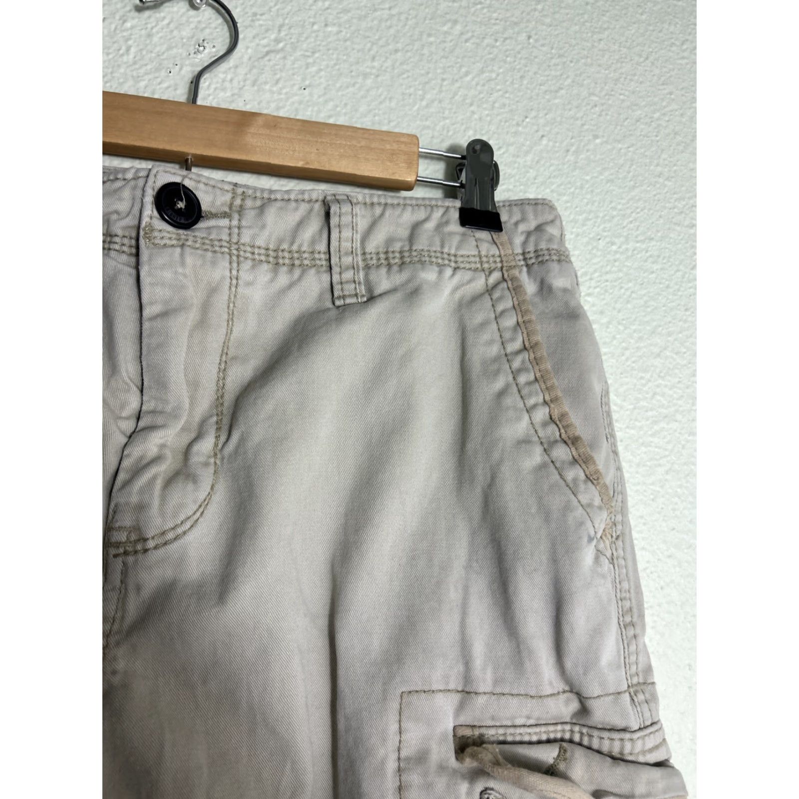 Vintage Aéropostale Mens Cargo Shorts Beige 30 Regular 10 Stains Cotton Size US 30 / EU 46 - 6 Thumbnail
