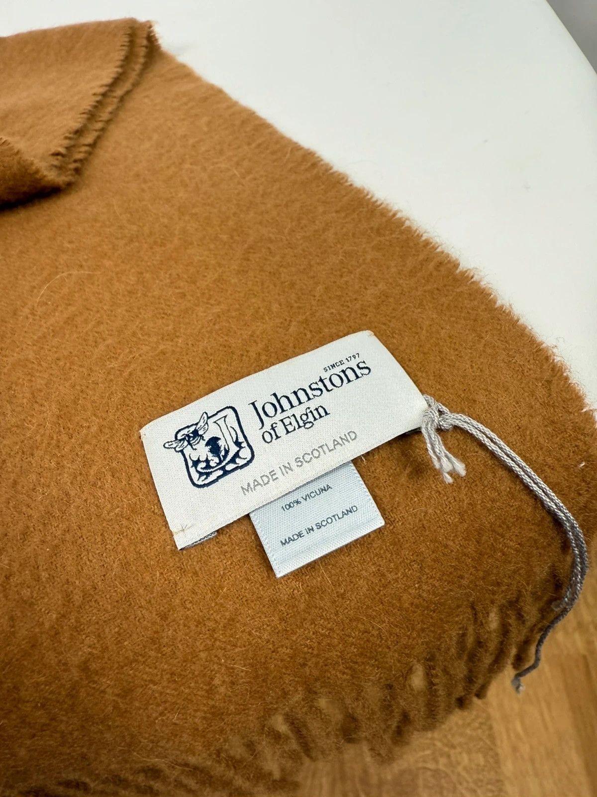 Johnstons Of Elgin Johnstons Of Elgin 100% Vicuna Scarf Made In Scotland Size ONE SIZE - 5 Thumbnail