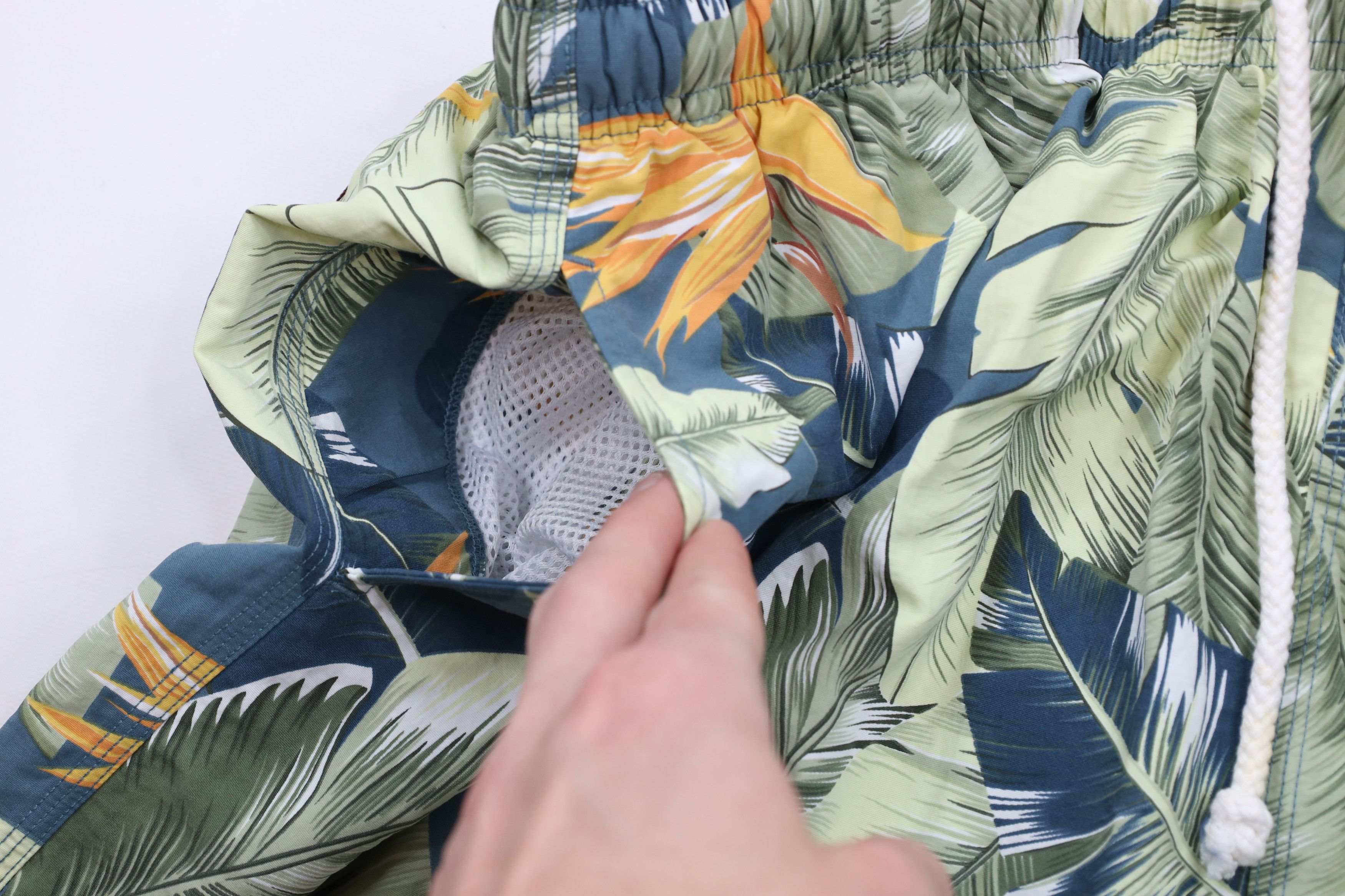 Tommy Bahama × Vintage Tommy Bahama Relax Spell Out Lined Palm Leaves Lined Shorts Size US 34 / EU 50 - 5 Thumbnail