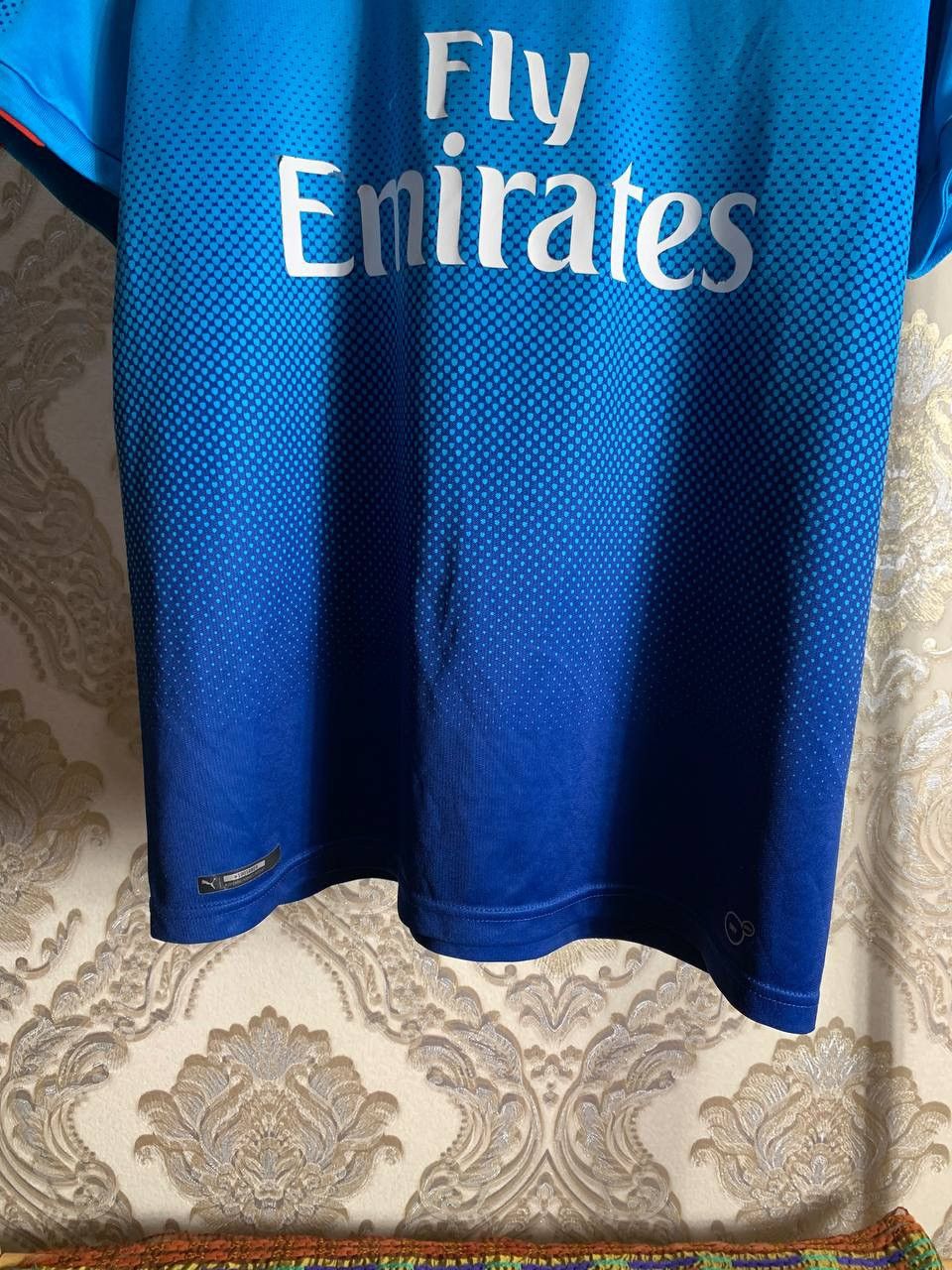 Puma VINTAGE PUMA FC ARSENAL LONDON ENGLAND SOCCER JERSEY Y2K 90s Size US L / EU 52-54 / 3 - 5 Thumbnail