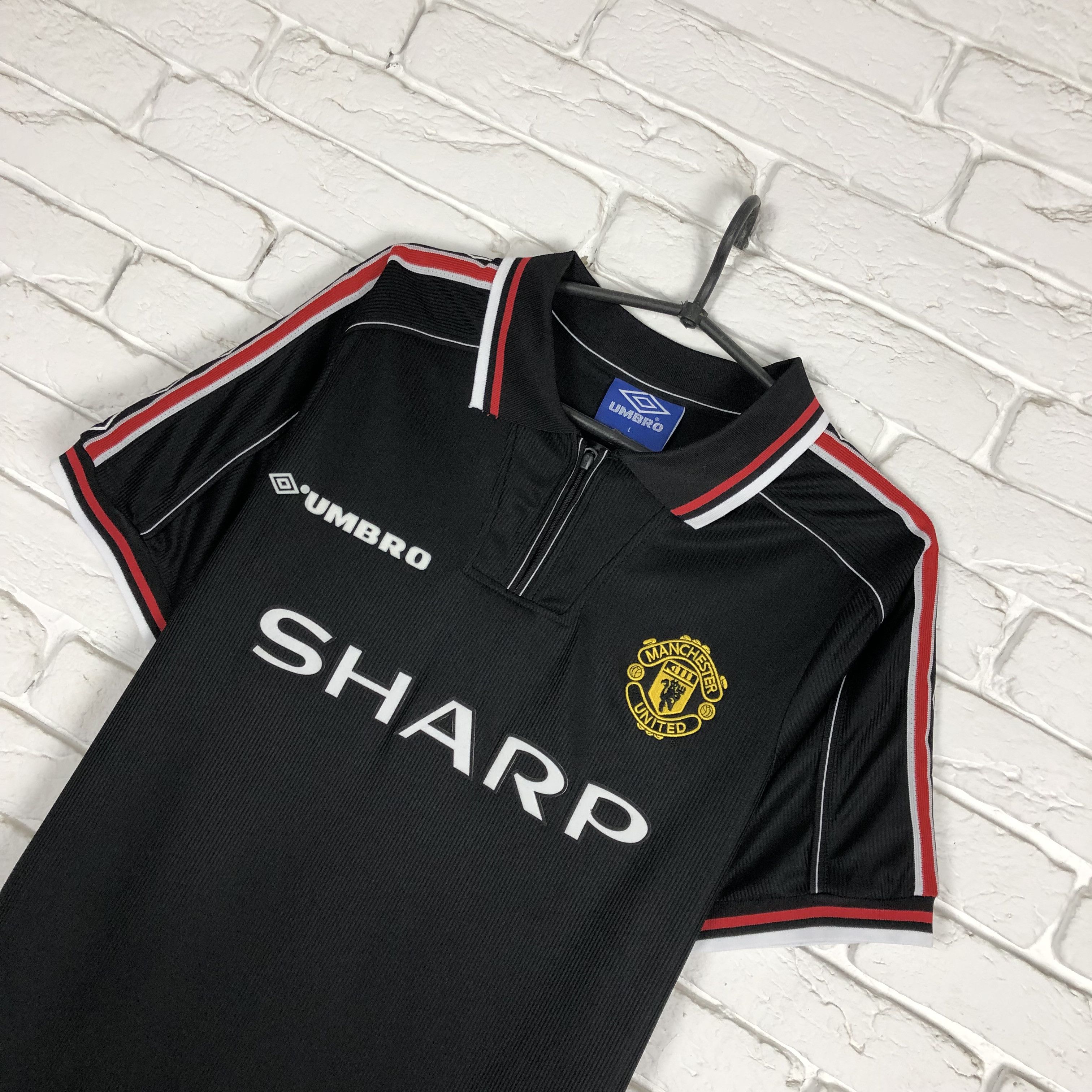 Umbro Retro copy Manchester United 1998 1999 special soccer jersey Size US L / EU 52-54 / 3 - 2 Thumbnail