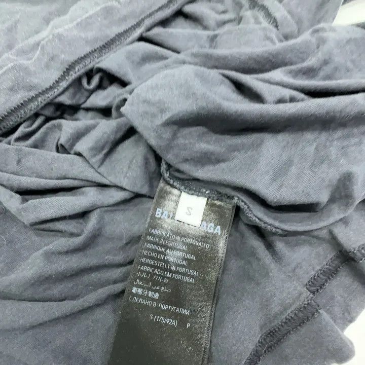 Balenciaga Balenciaga Balenciaga Distressed Logo Graphic Short Sleeve Size US S / EU 44-46 / 1 - 1 Thumbnail
