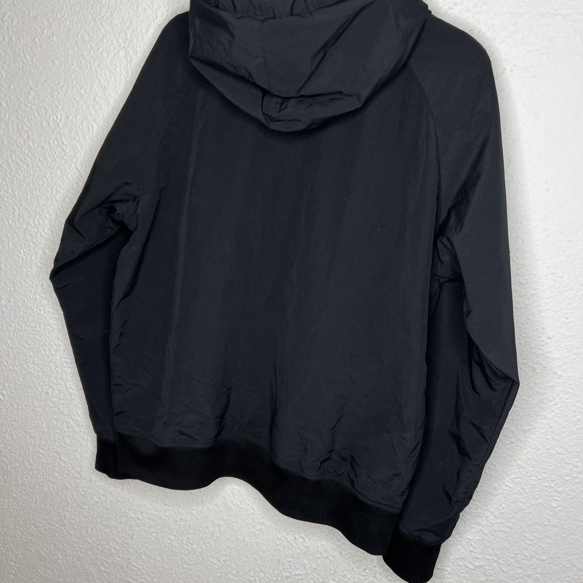 Carhartt × Vintage Vintage Carhartt WiP Jacket Nylon Black Active Logo Hooded Size US L / EU 52-54 / 3 - 8 Thumbnail