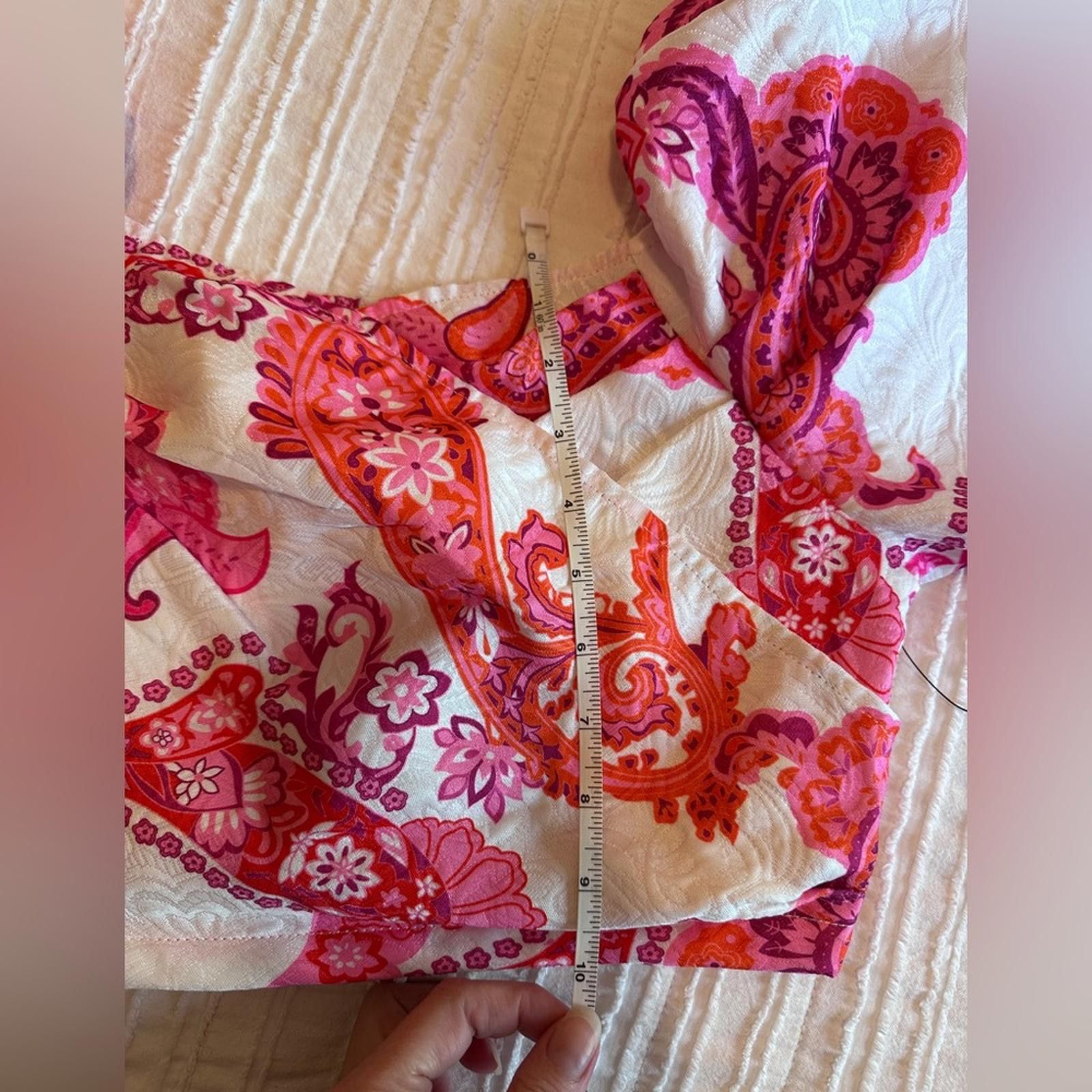 Shein SHEIN XS NWOT Pink and White Paisley Crop Top OFF SHOULDER Size XS / US 0-2 / IT 36-38 - 4 Thumbnail