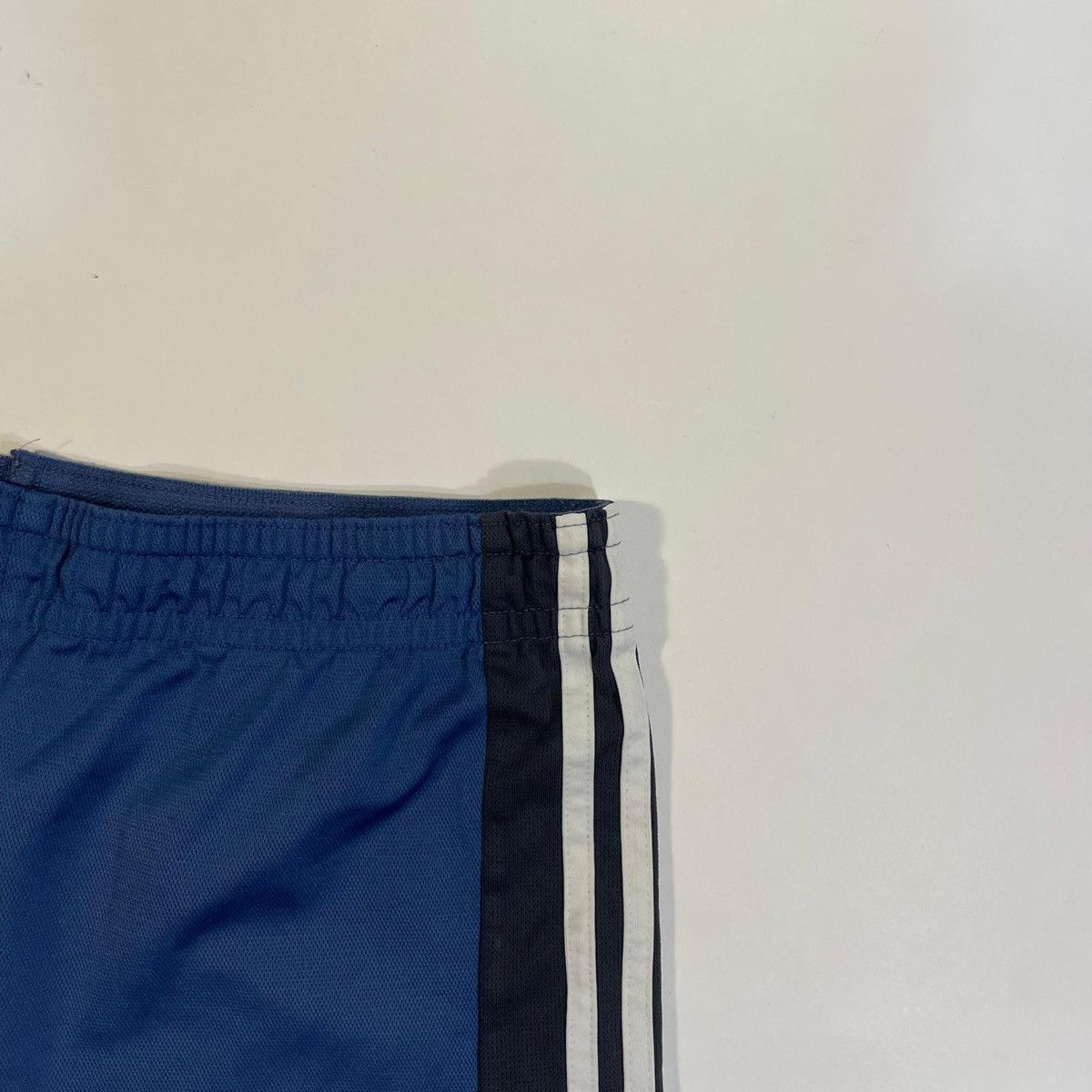 Adidas Adidas Newcastle United navy shorts sport vintage 90s y2k Size US 34 / EU 50 - 4 Thumbnail