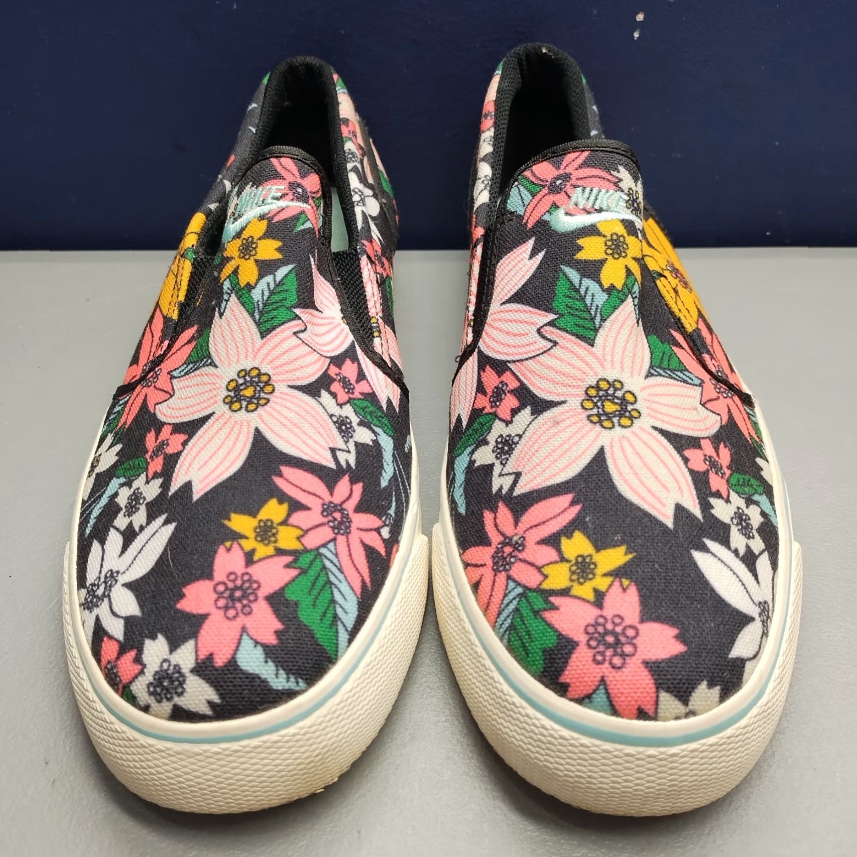 Nike Nike Toki Sneakers Womens Size 11 Floral Multicolor Slip On Low Top 724769-003 Shoes Size L / US 10 / IT 46 - 2 Thumbnail