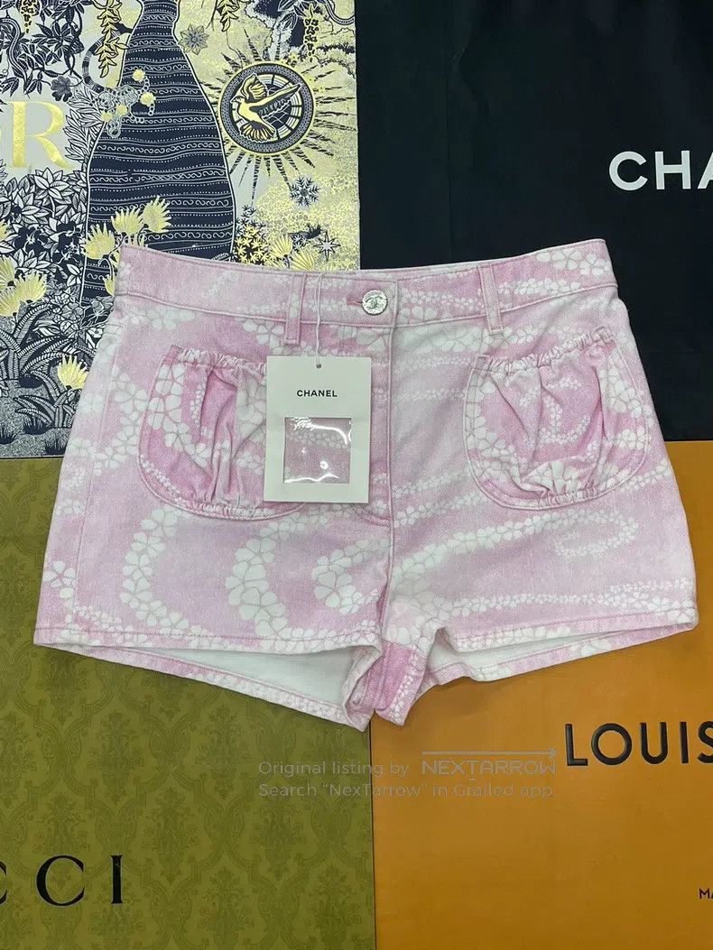 Chanel Chanel 25M Beach Series Pink Printed Denim Shorts Size 25" / US 0 / IT 36 - 1 Thumbnail